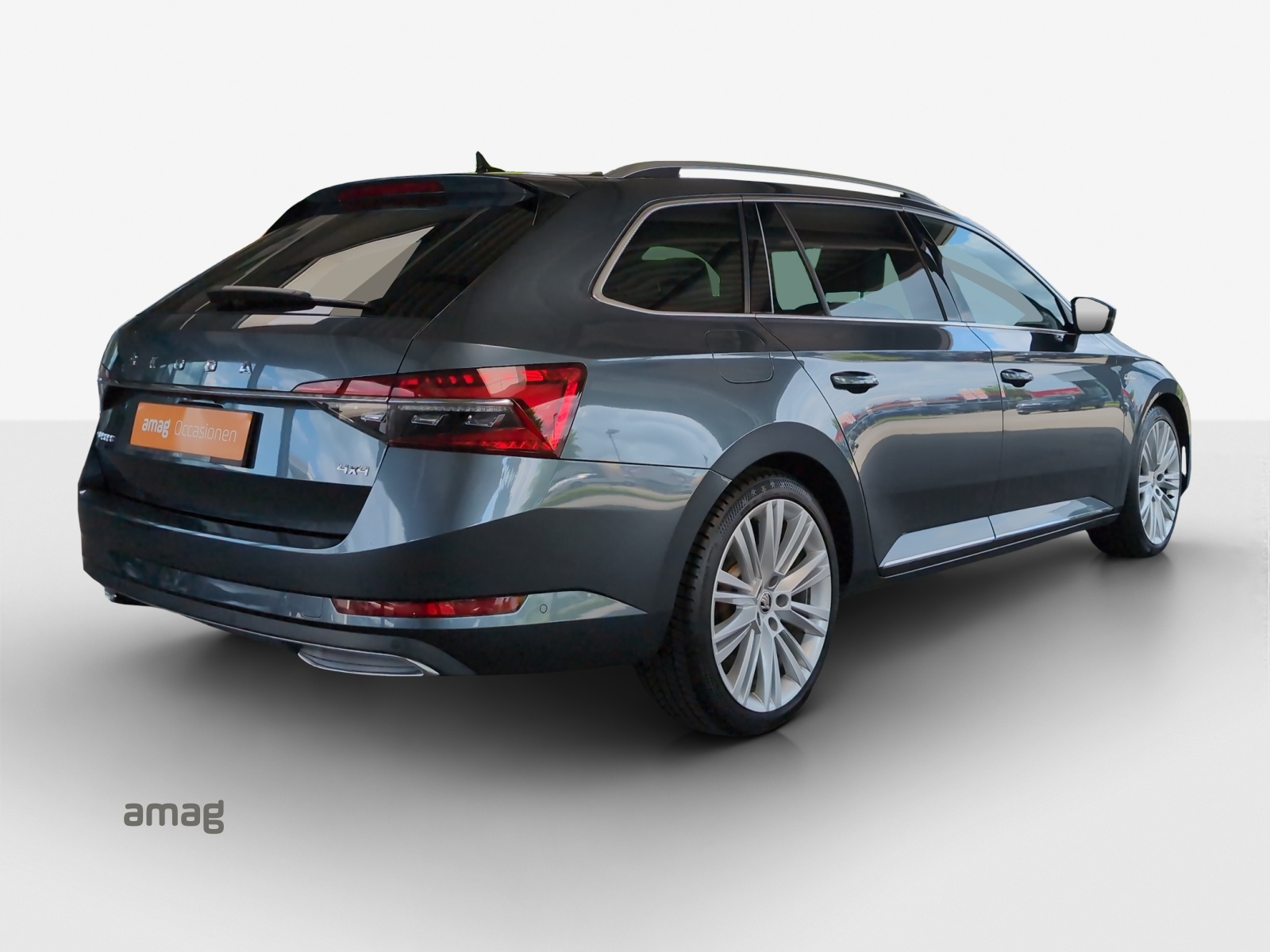 SKODA Superb Combi 2.0 TDi L&K 4x4 DSG-image-4