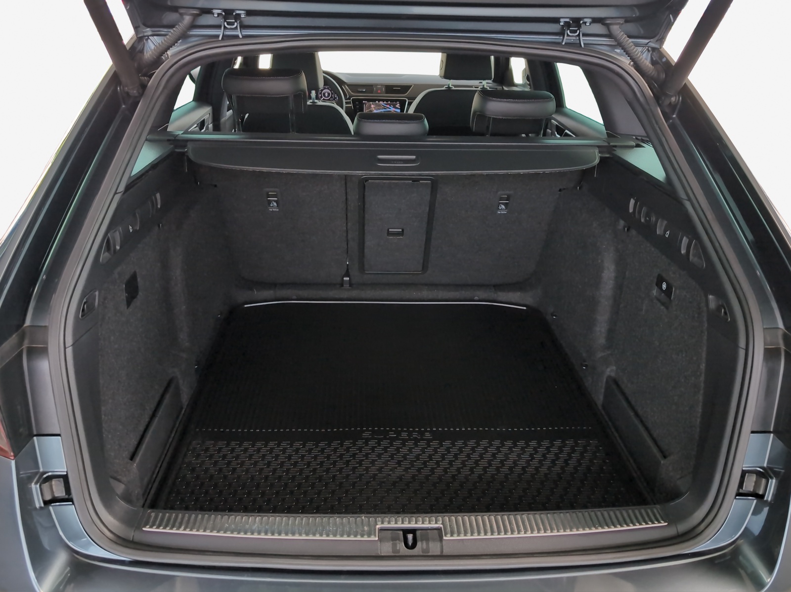 SKODA Superb Combi 2.0 TDi L&K 4x4 DSG-image-12