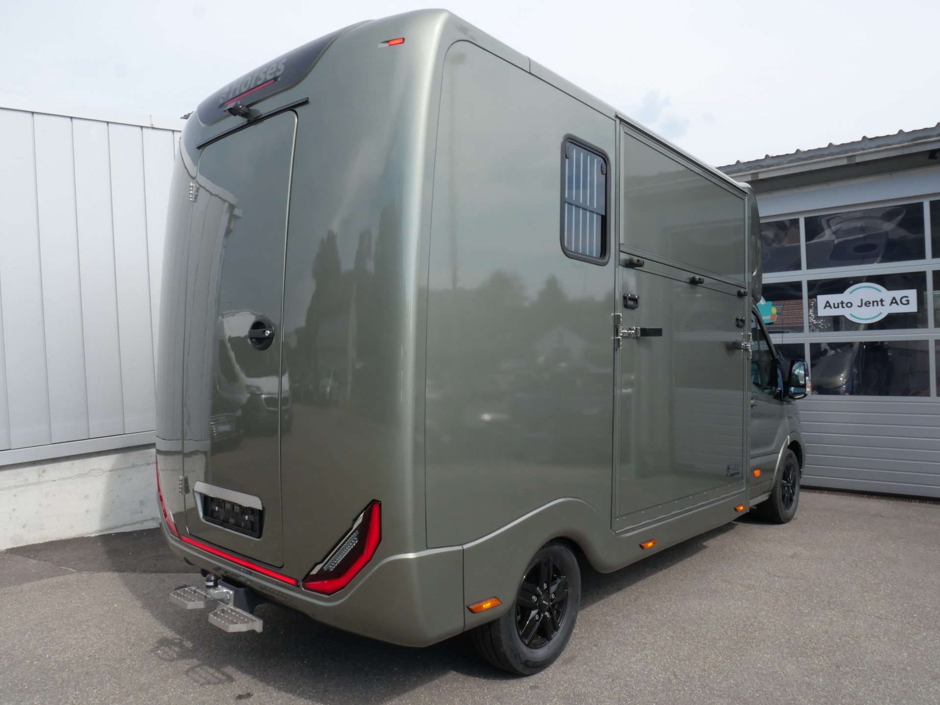 FORD Sodiak Luxury Horsetrucks Pferdetransporter Selbstfahrer-image-3