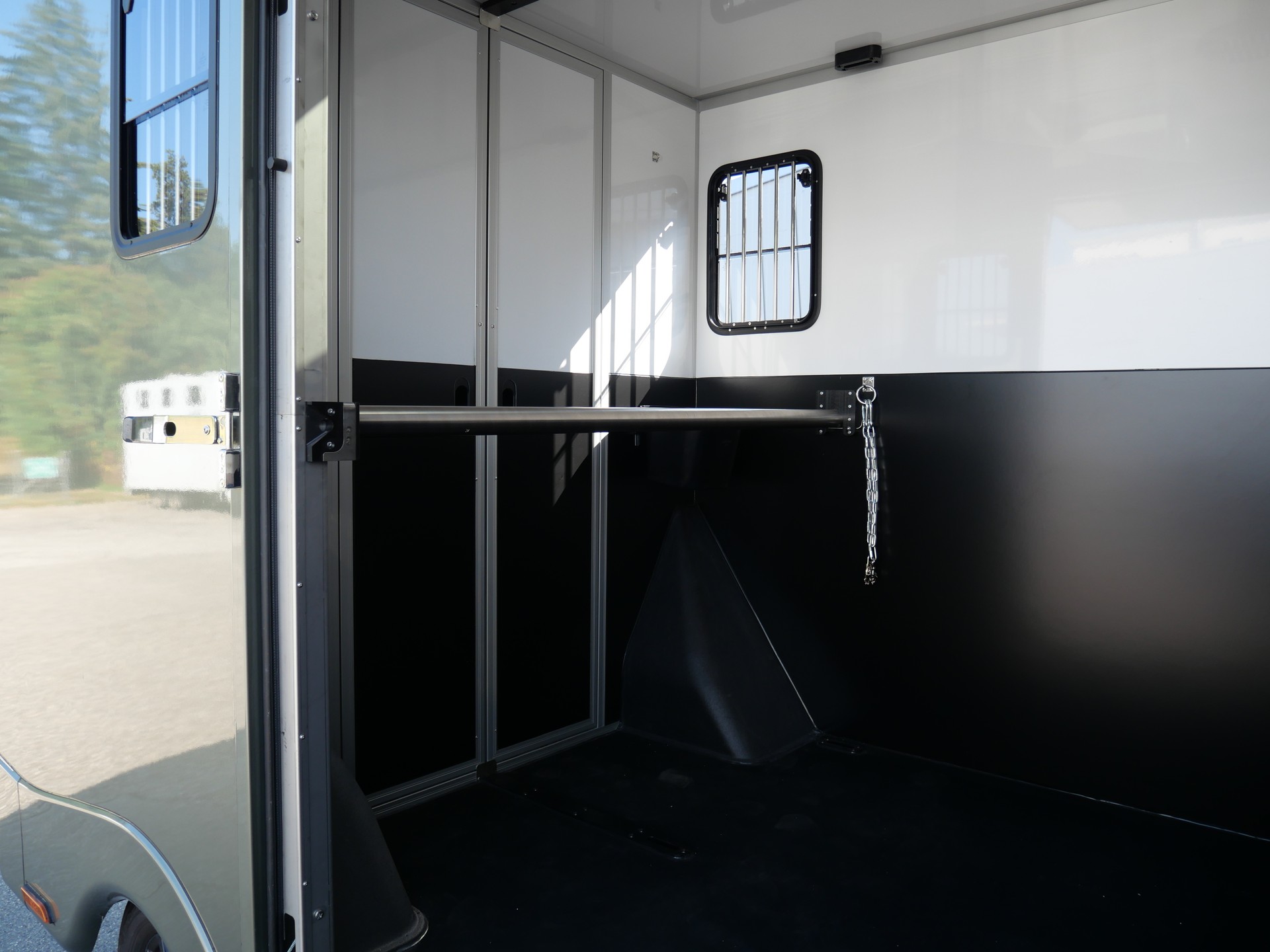 FORD Sodiak Luxury Horsetrucks Pferdetransporter Selbstfahrer-image-15
