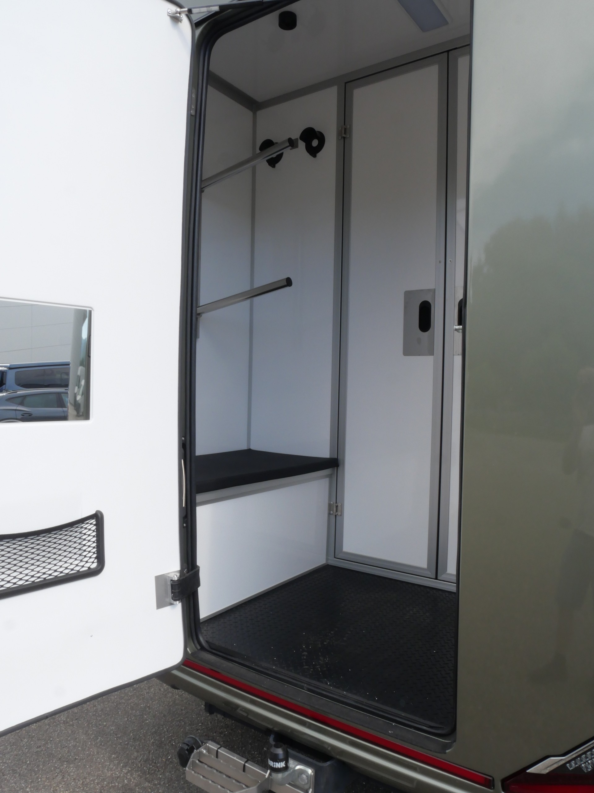 FORD Sodiak Luxury Horsetrucks Pferdetransporter Selbstfahrer-image-7