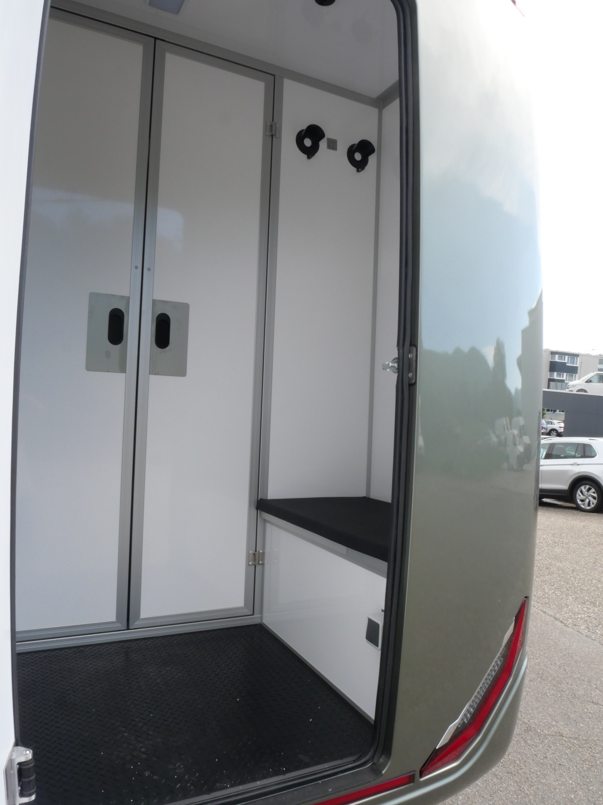 FORD Sodiak Luxury Horsetrucks Pferdetransporter Selbstfahrer-image-8
