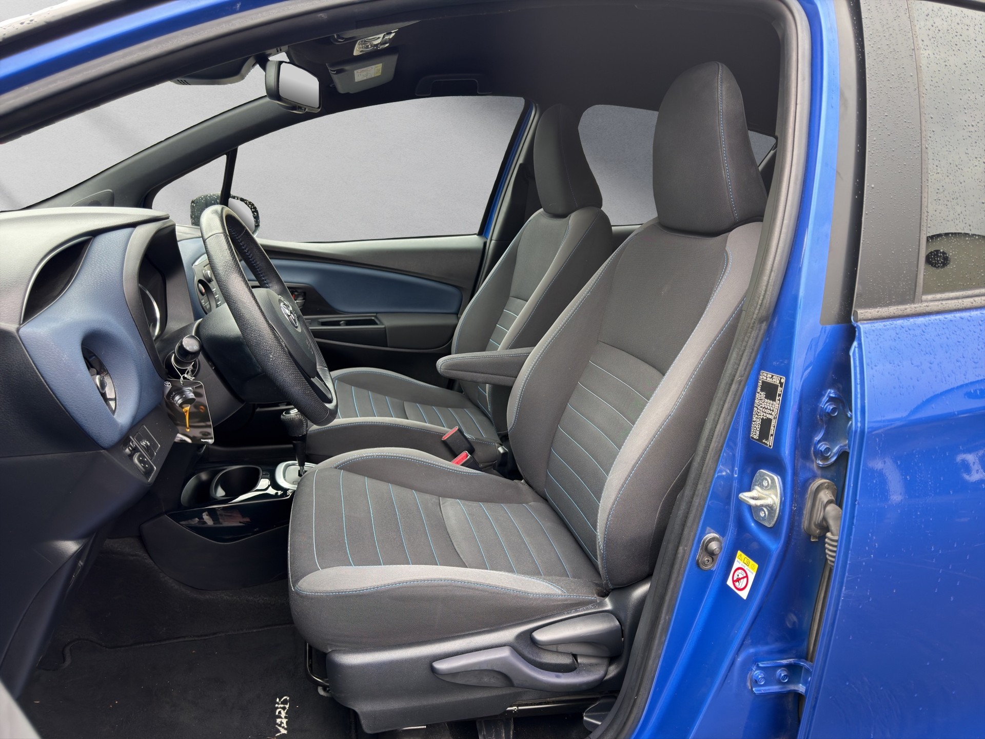 TOYOTA Yaris 1.5 VVT-i HSD Style-image-7