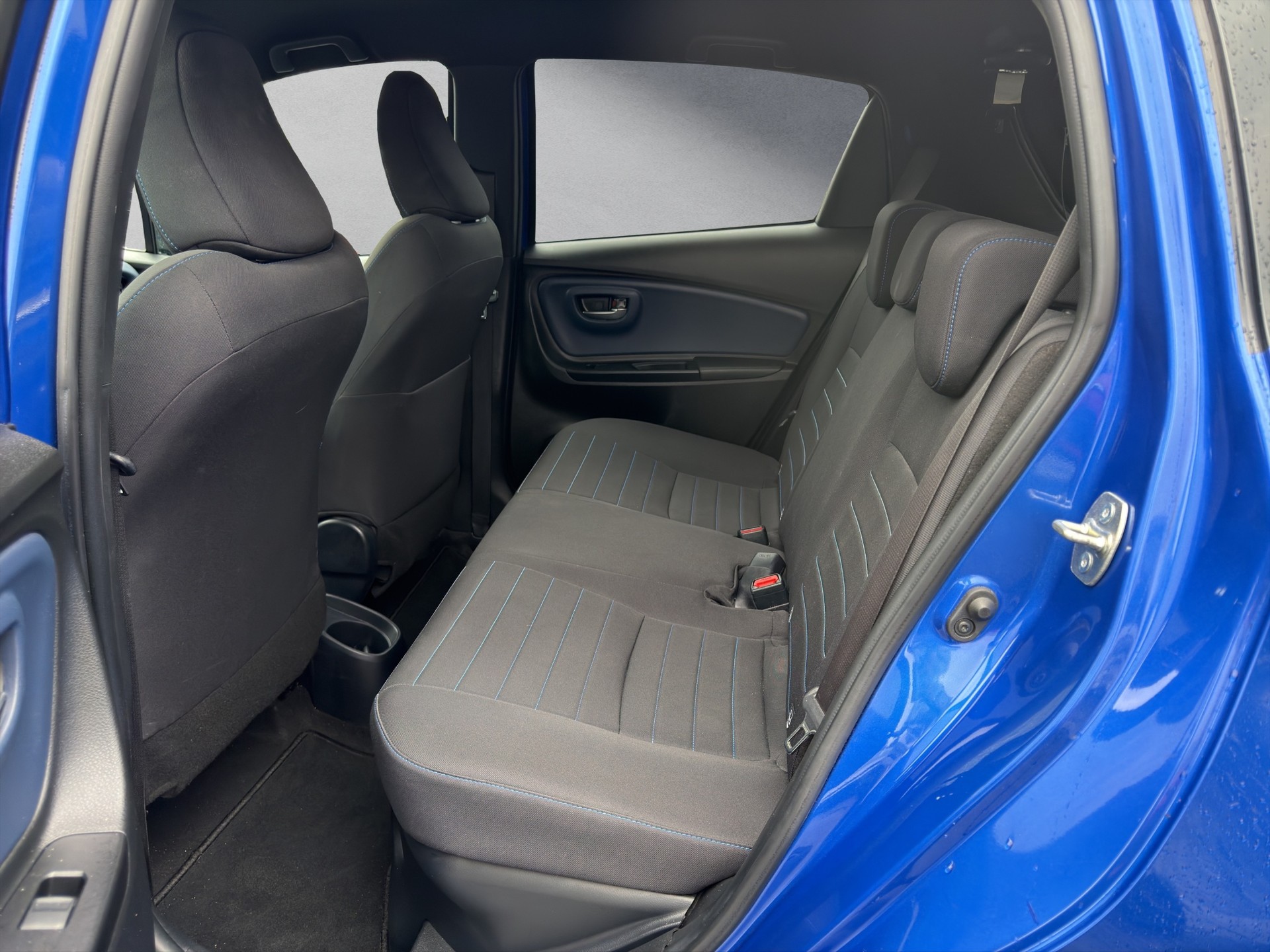 TOYOTA Yaris 1.5 VVT-i HSD Style-image-8
