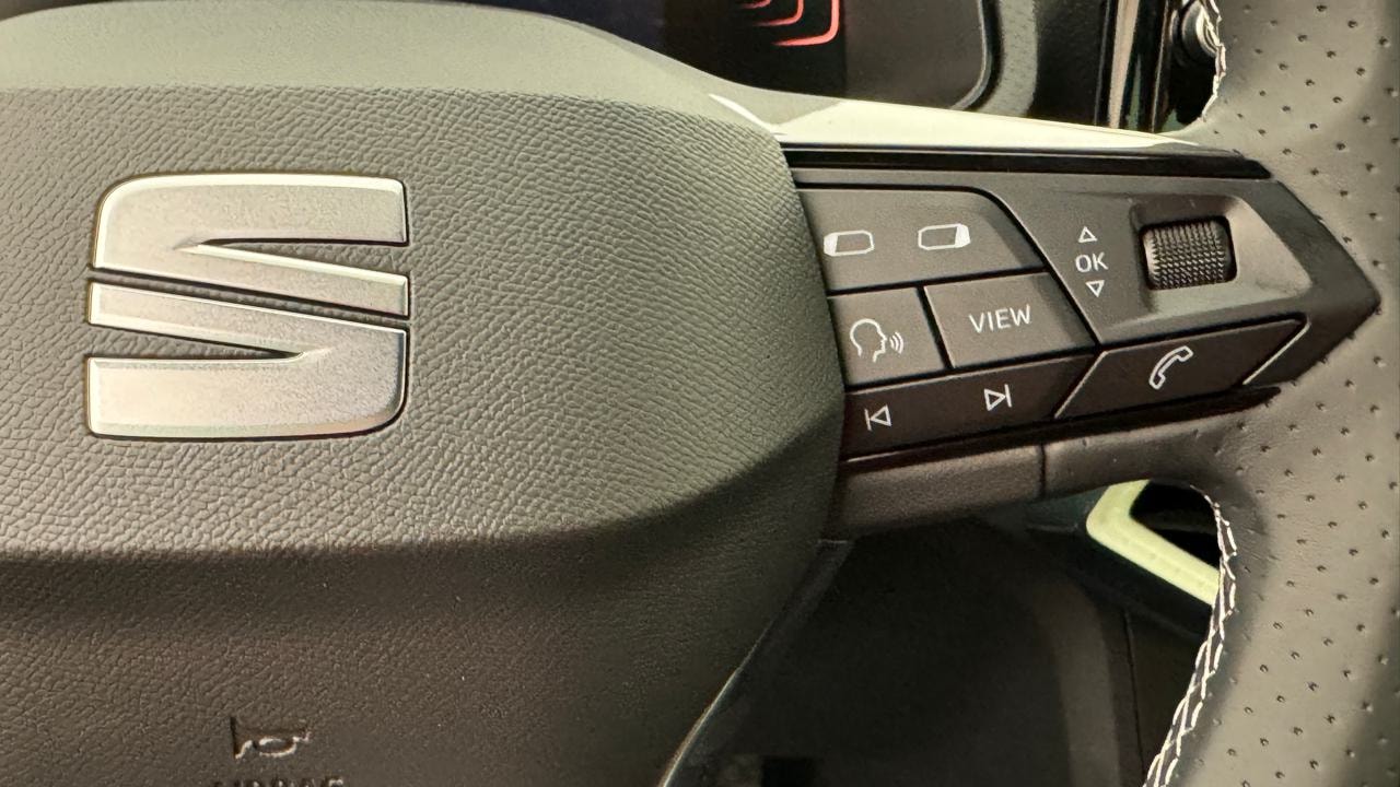 SEAT Arona 1.5 Eco TSI FR DSG-image-9