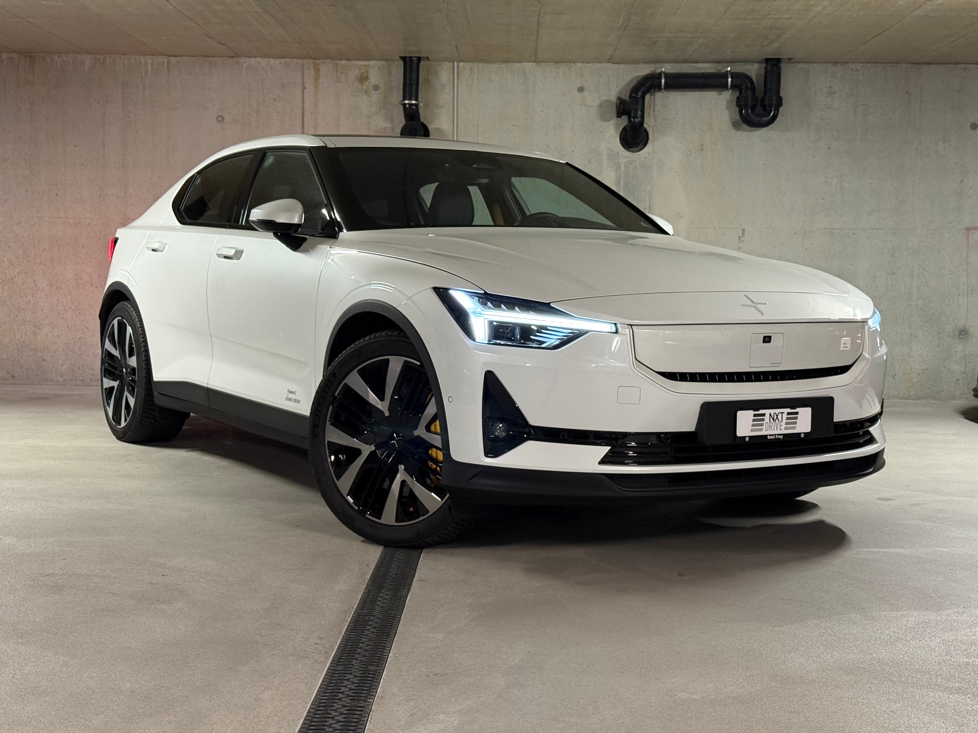 POLESTAR Polestar 2 Long Range Dual Performance 82 kWh MY25-image-0