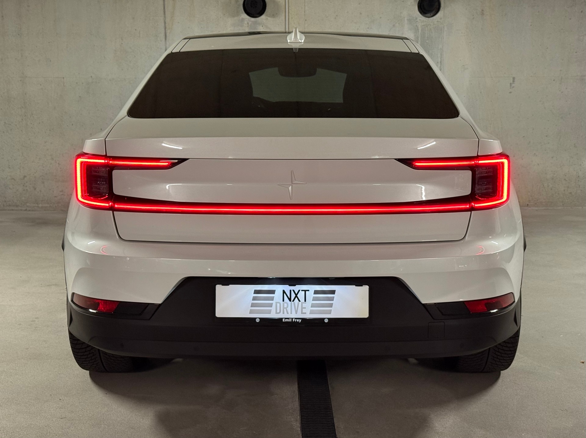 POLESTAR Polestar 2 Long Range Dual Performance 82 kWh MY25-image-3