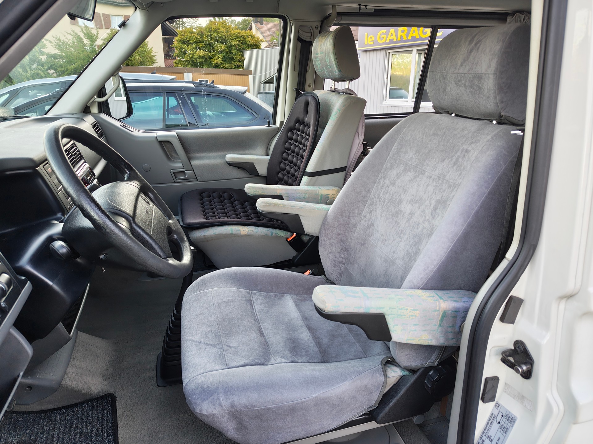 VW T4 Caravelle California 2.5TDI ABS-image-4