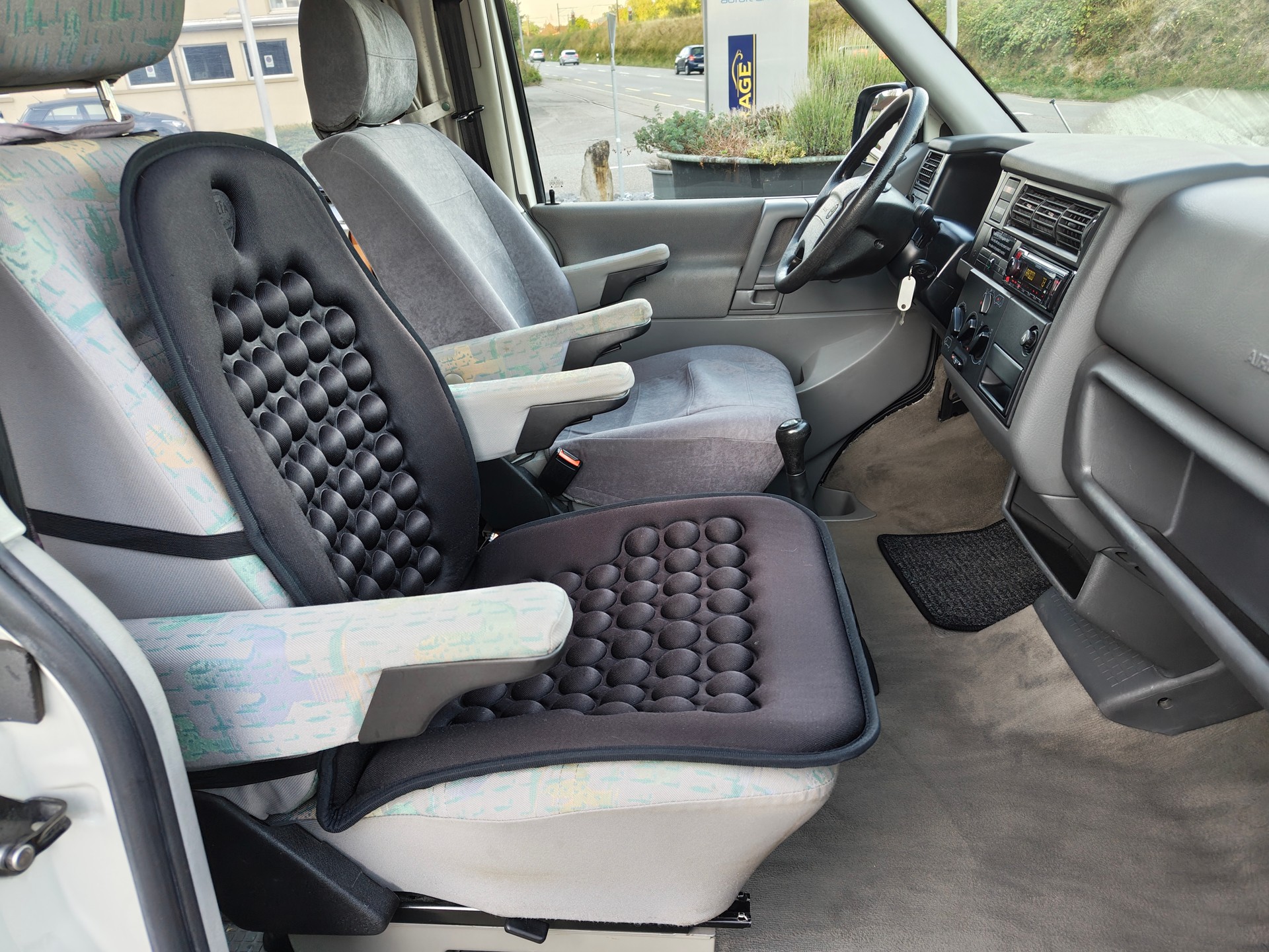 VW T4 Caravelle California 2.5TDI ABS-image-9