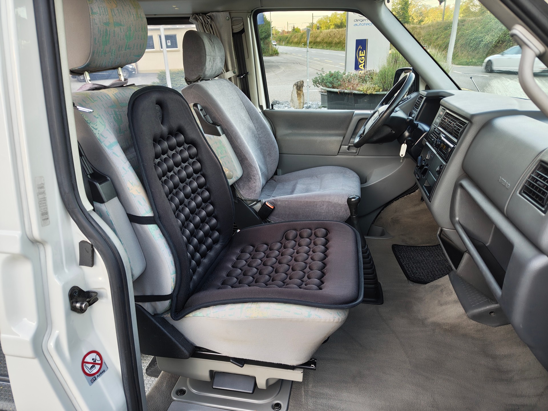 VW T4 Caravelle California 2.5TDI ABS-image-7