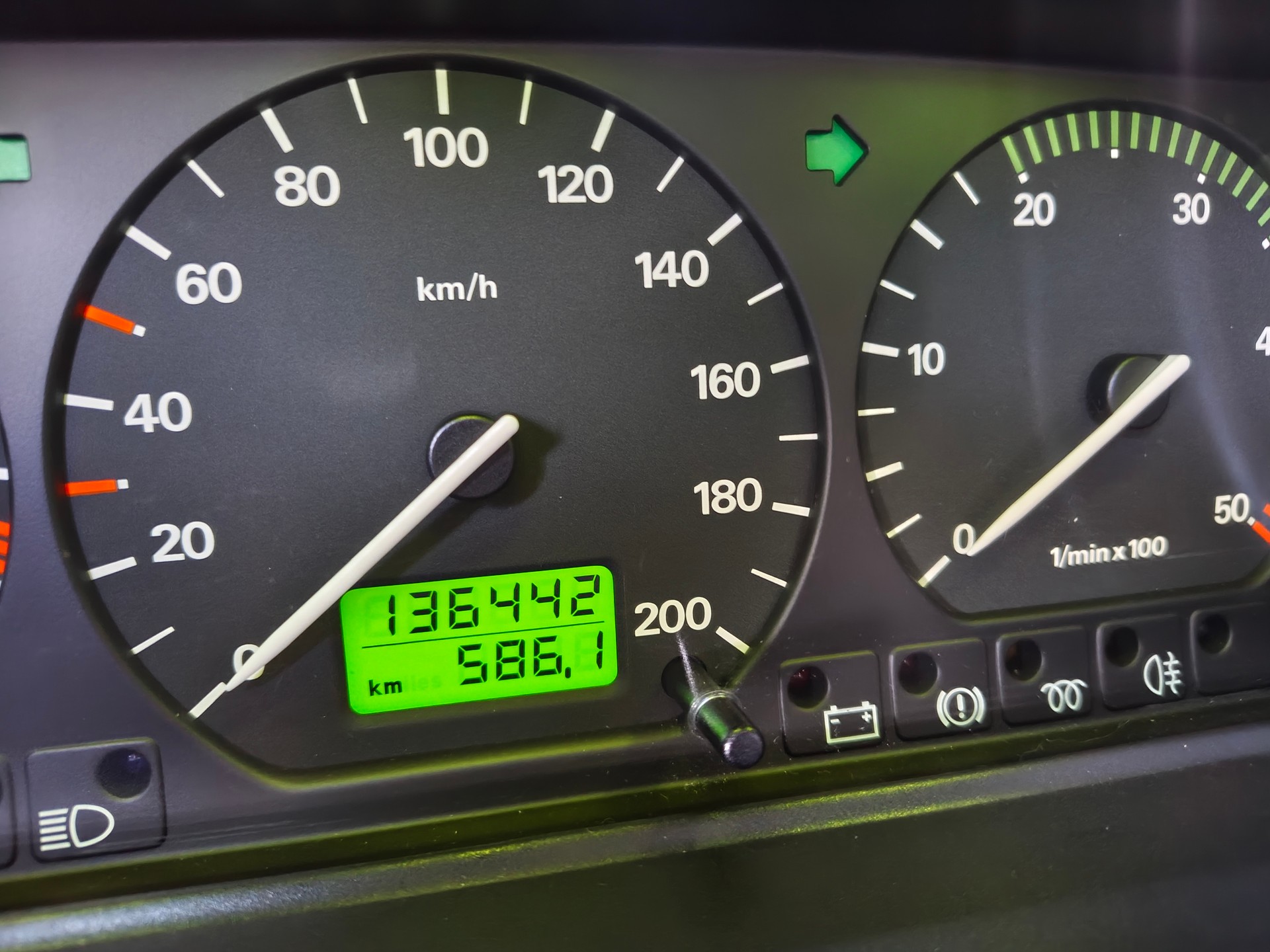 VW T4 Caravelle California 2.5TDI ABS-image-10