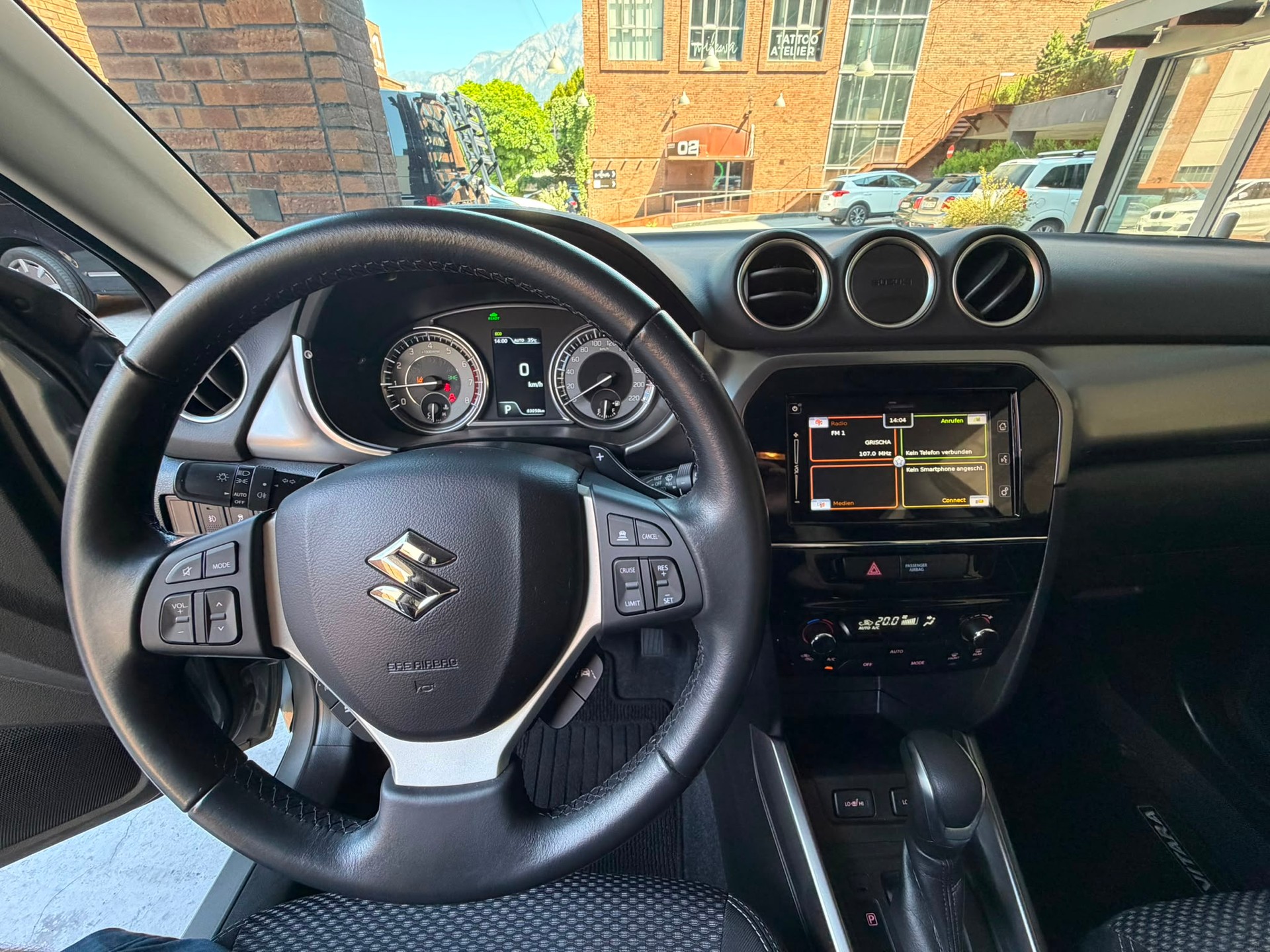 SUZUKI Vitara 1.5 Boosterjet Compact + Hybrid Automatic-image-9