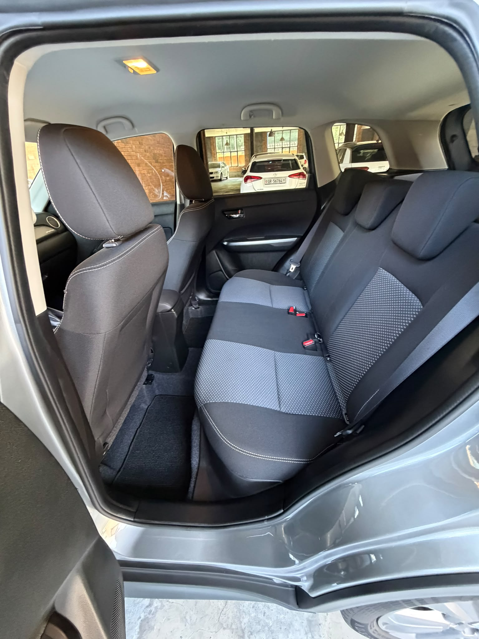 SUZUKI Vitara 1.5 Boosterjet Compact + Hybrid Automatic-image-10