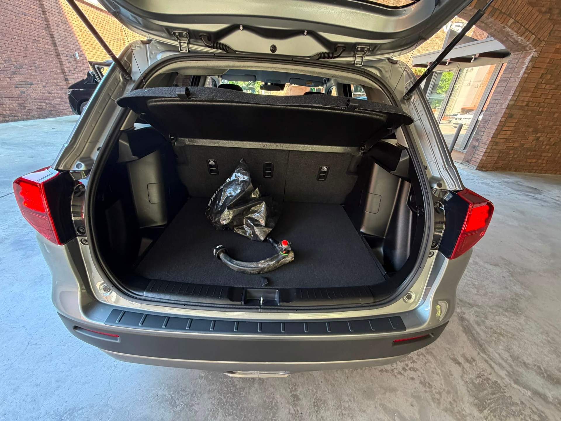 SUZUKI Vitara 1.5 Boosterjet Compact + Hybrid Automatic-image-7