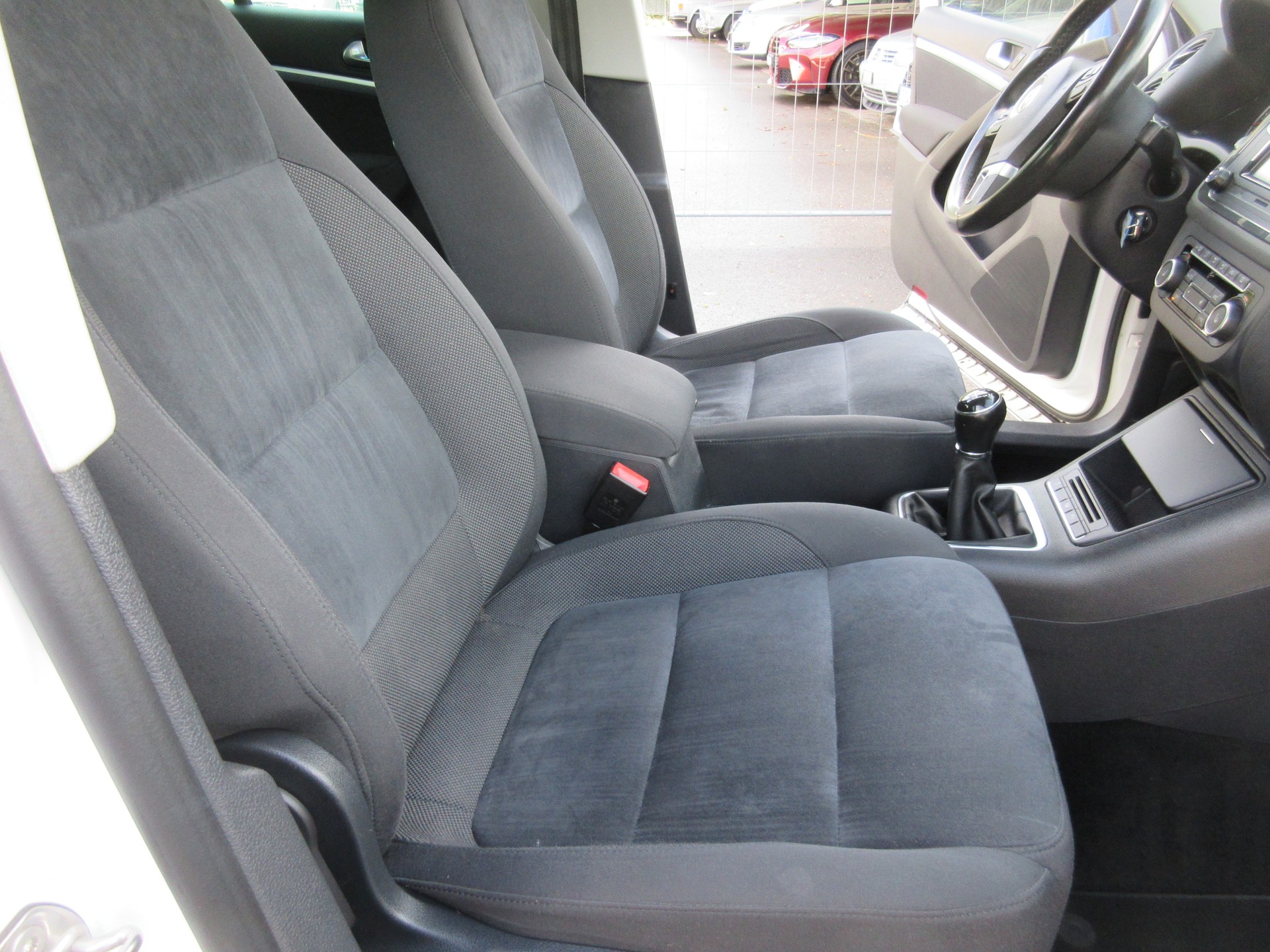 VW Tiguan 1.4 TSI R-Line Design 4Motion-image-12