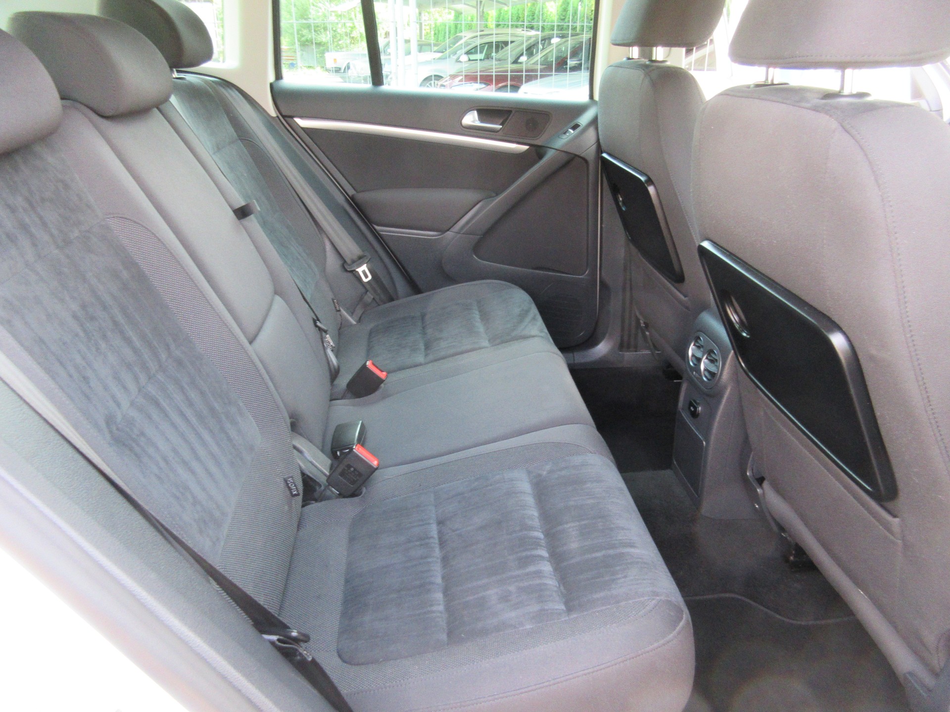 VW Tiguan 1.4 TSI R-Line Design 4Motion-image-8
