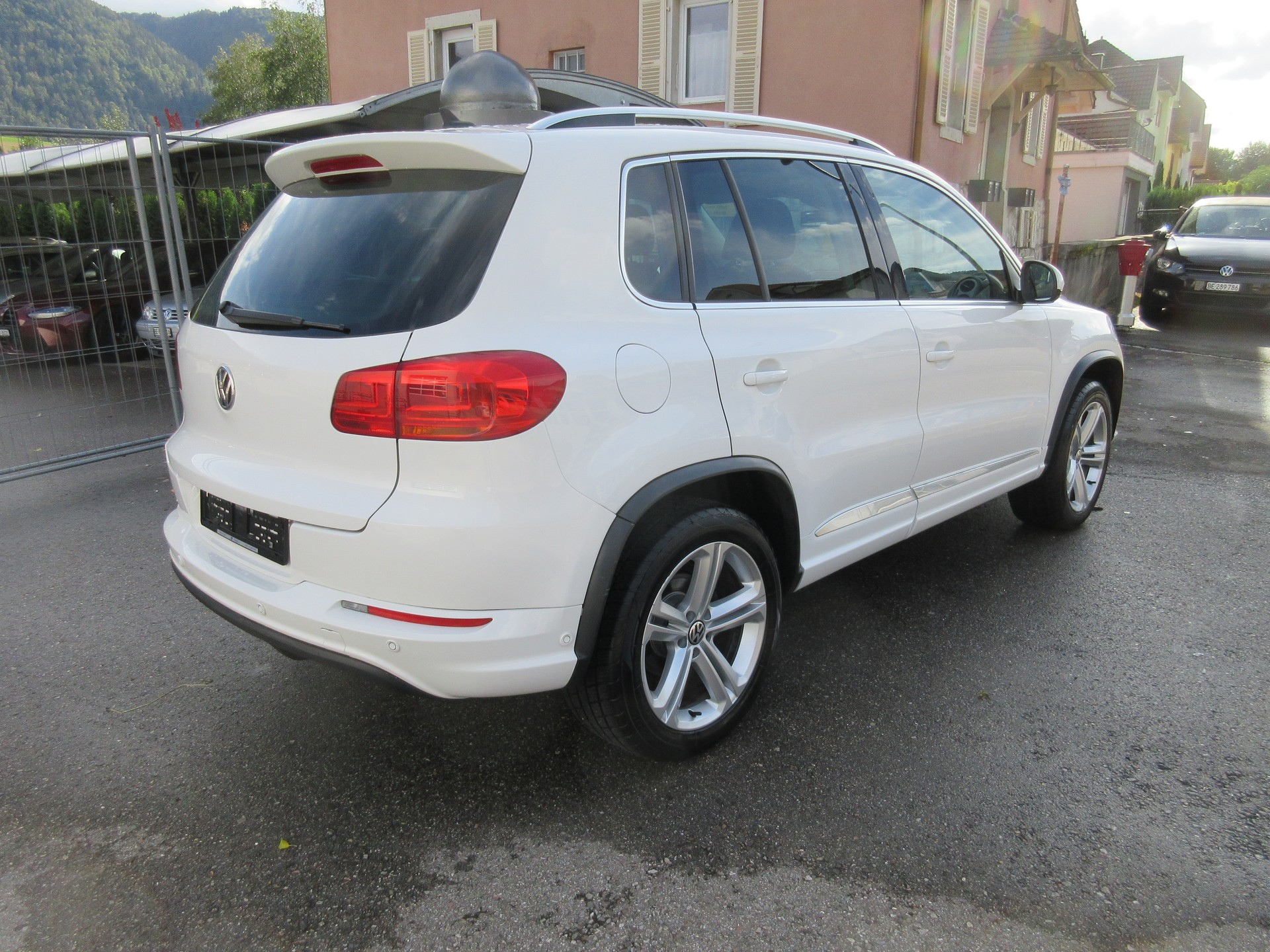 VW Tiguan 1.4 TSI R-Line Design 4Motion-image-2