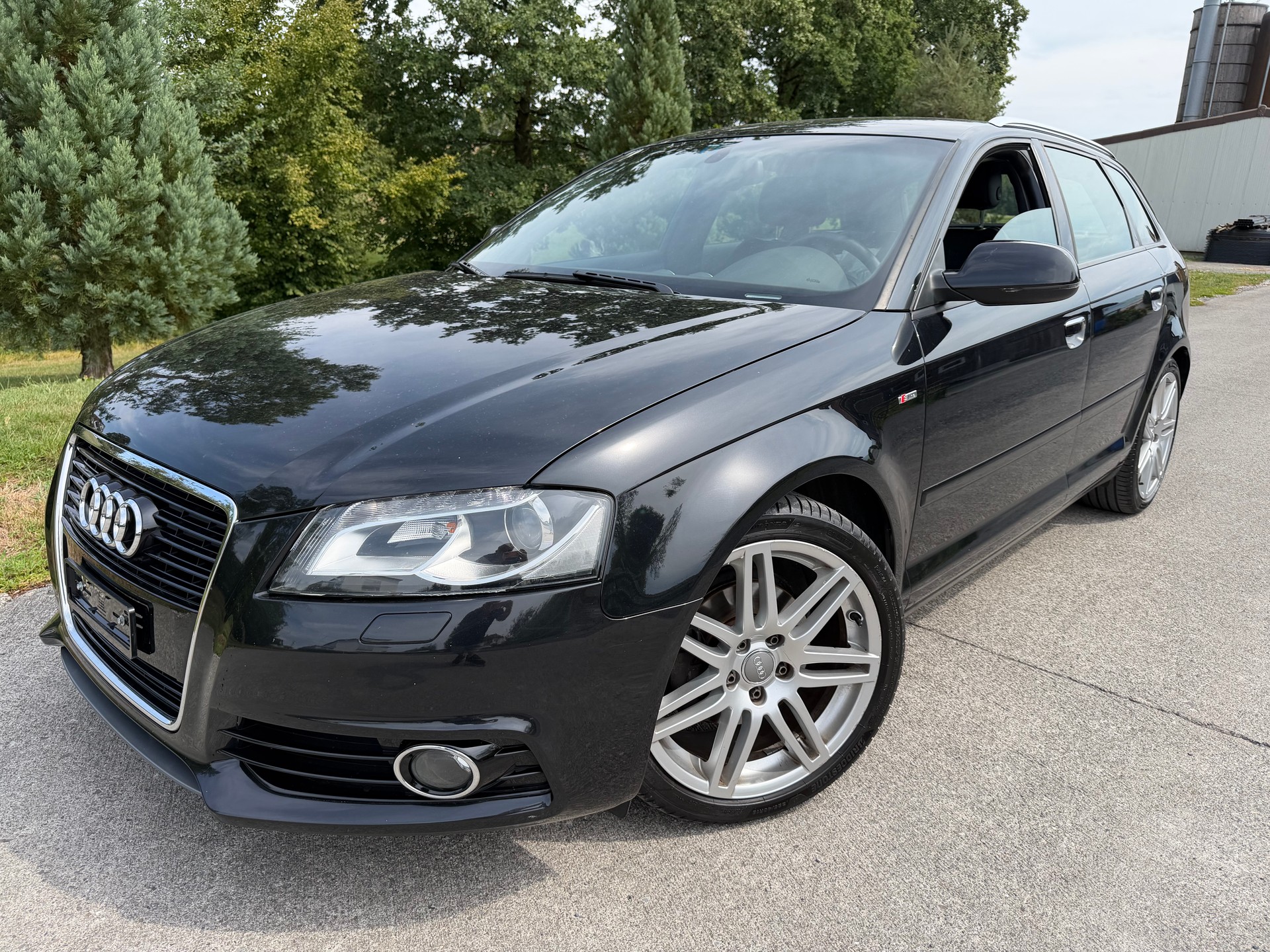AUDI A3 Sportback 1.8 TFSI Attraction S-Line-image-0