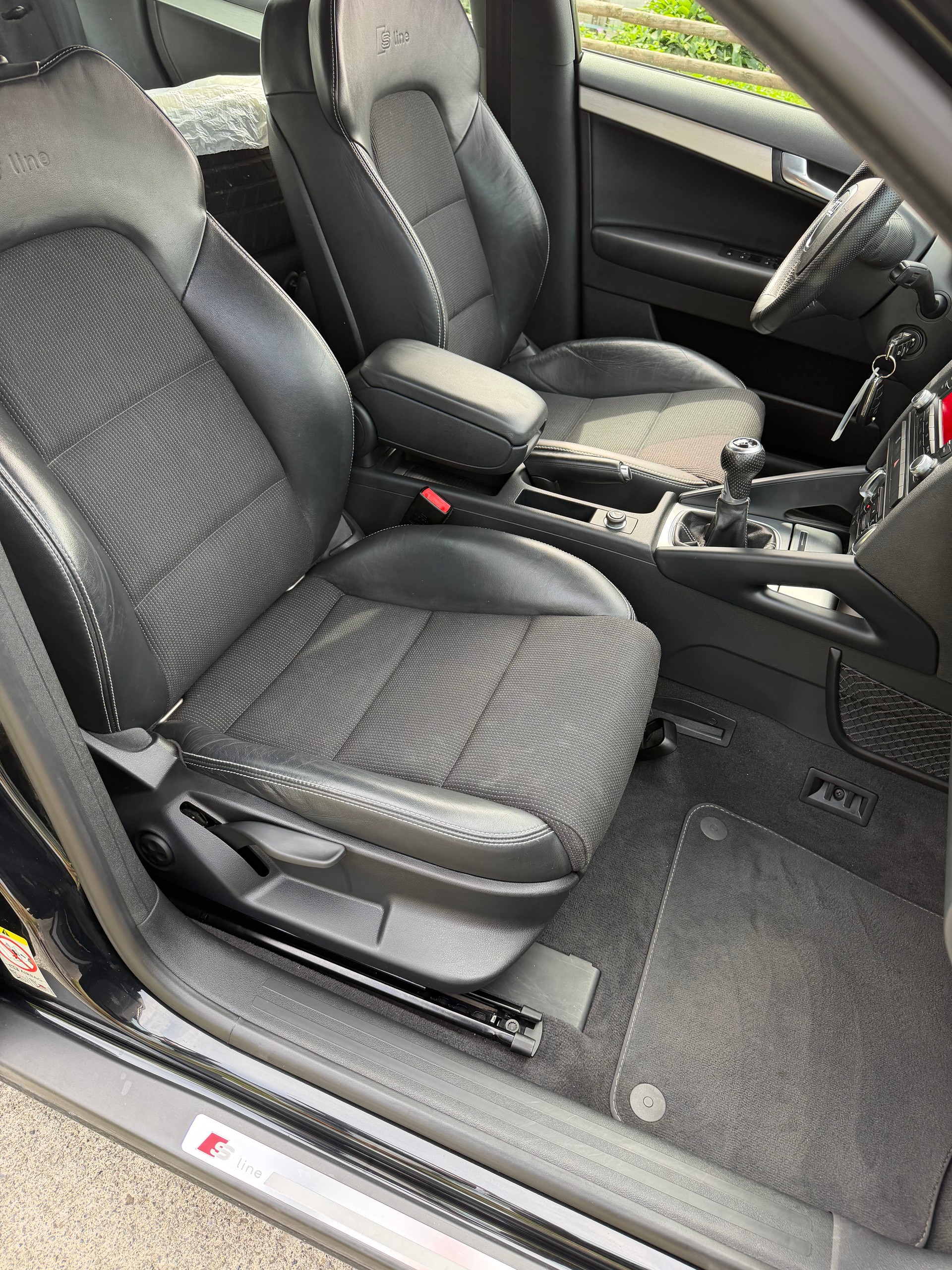 AUDI A3 Sportback 1.8 TFSI Attraction S-Line-image-7