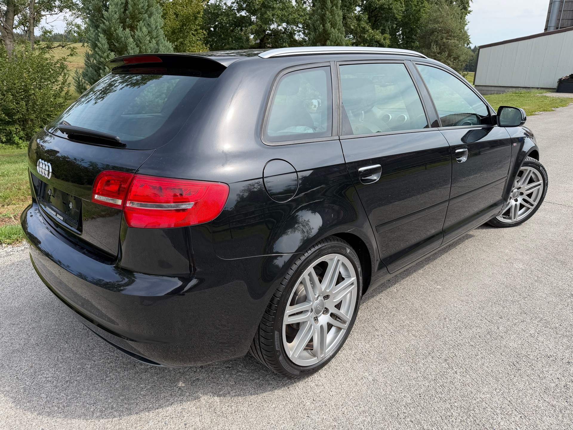 AUDI A3 Sportback 1.8 TFSI Attraction S-Line-image-2