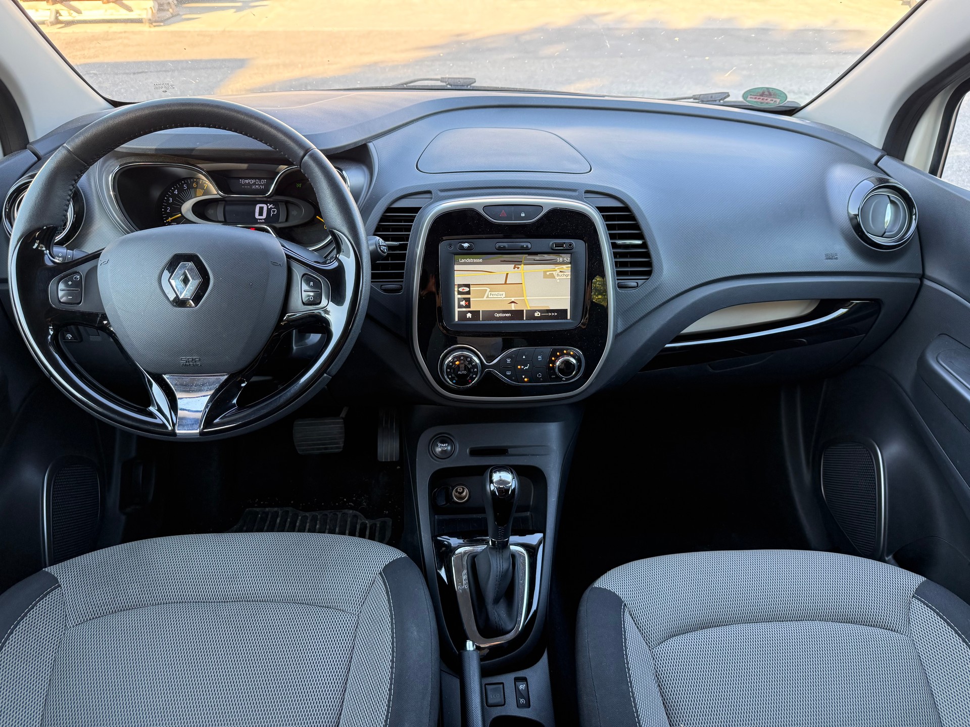 RENAULT Captur 1.2 T 16V Dynamique EDC-image-8