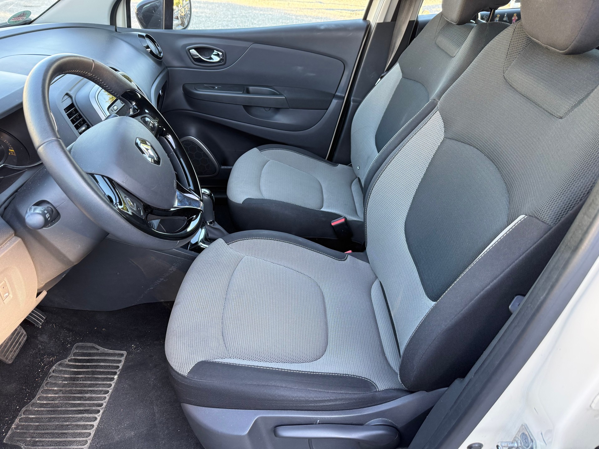 RENAULT Captur 1.2 T 16V Dynamique EDC-image-6