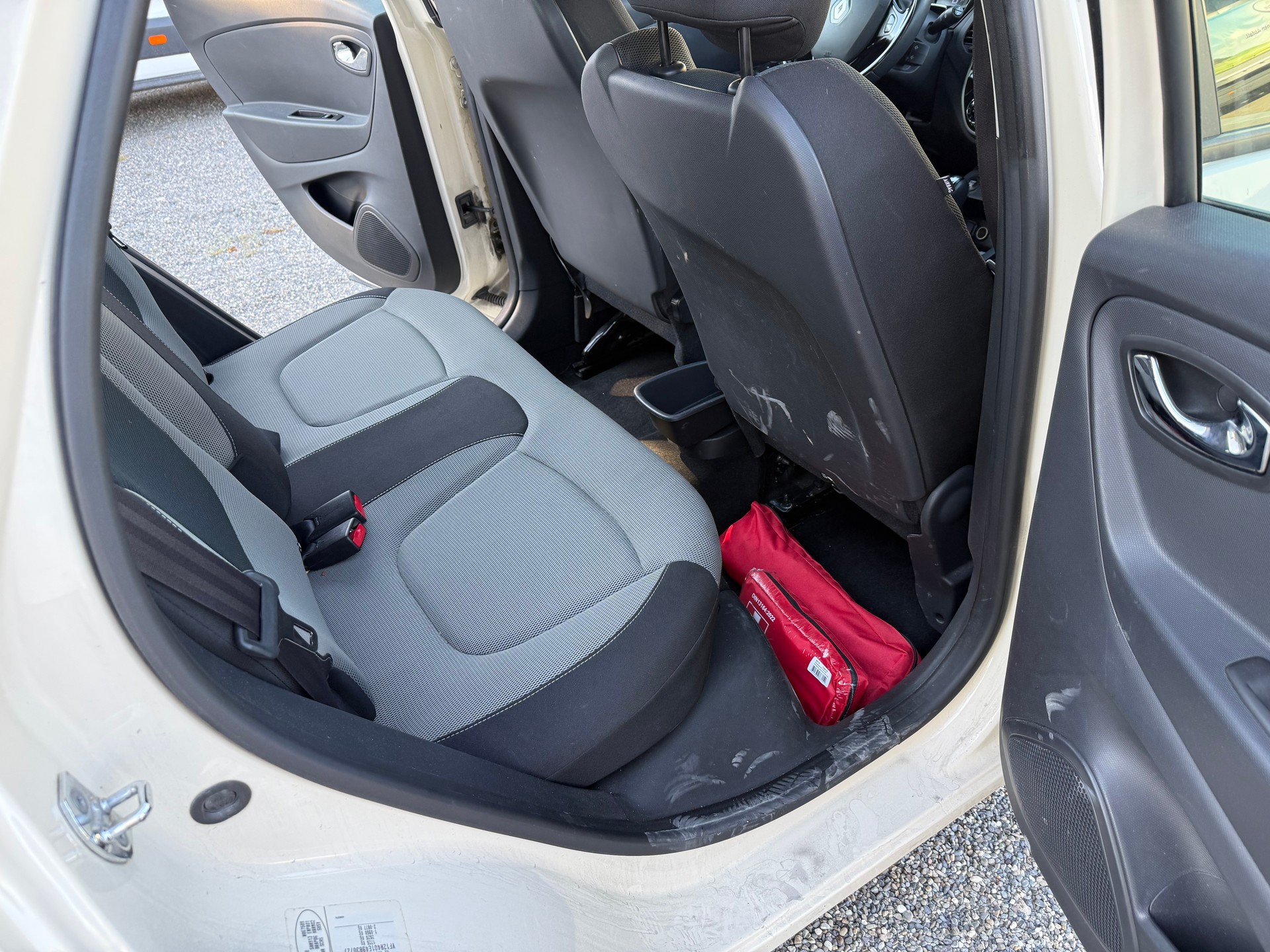 RENAULT Captur 1.2 T 16V Dynamique EDC-image-9