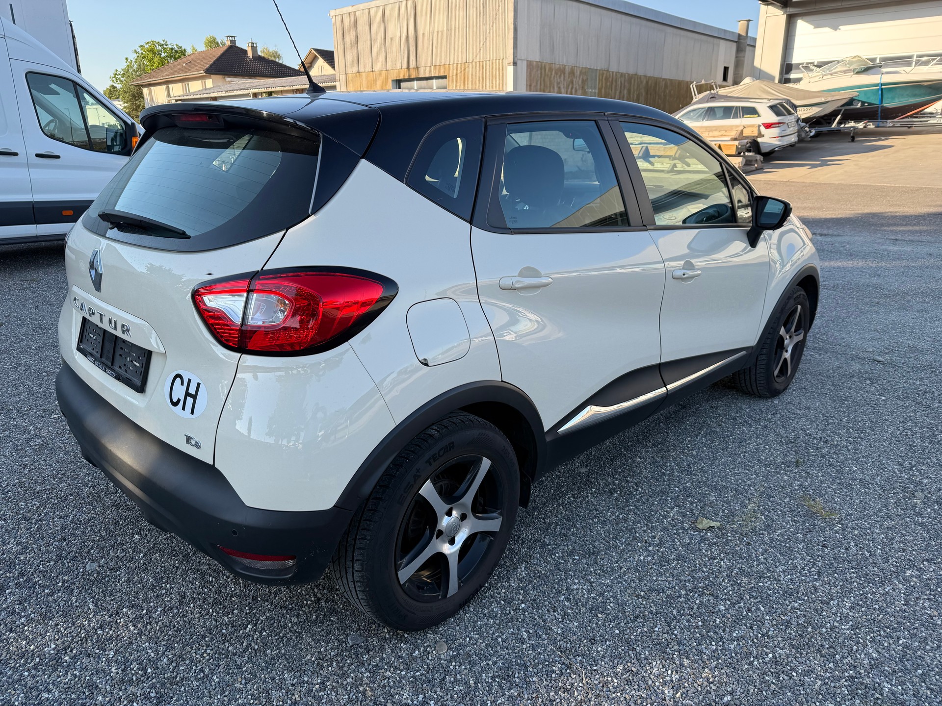 RENAULT Captur 1.2 T 16V Dynamique EDC-image-3