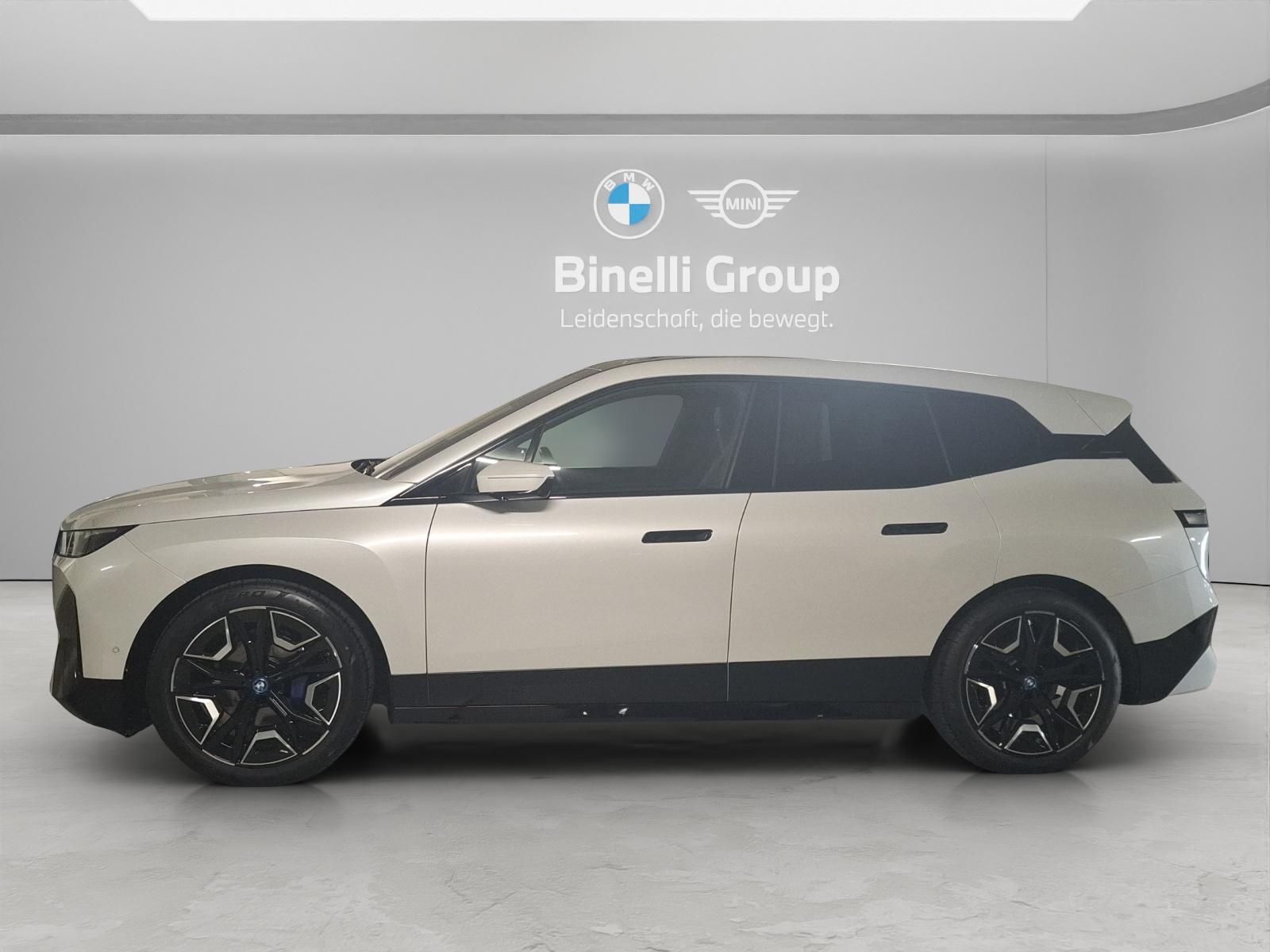 BMW iX xDrive40-showroom-element-2