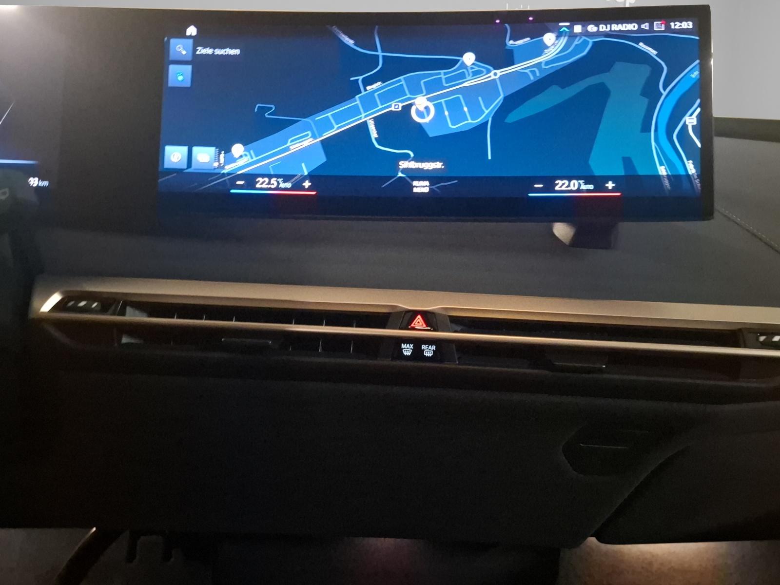 BMW iX xDrive40-image-16