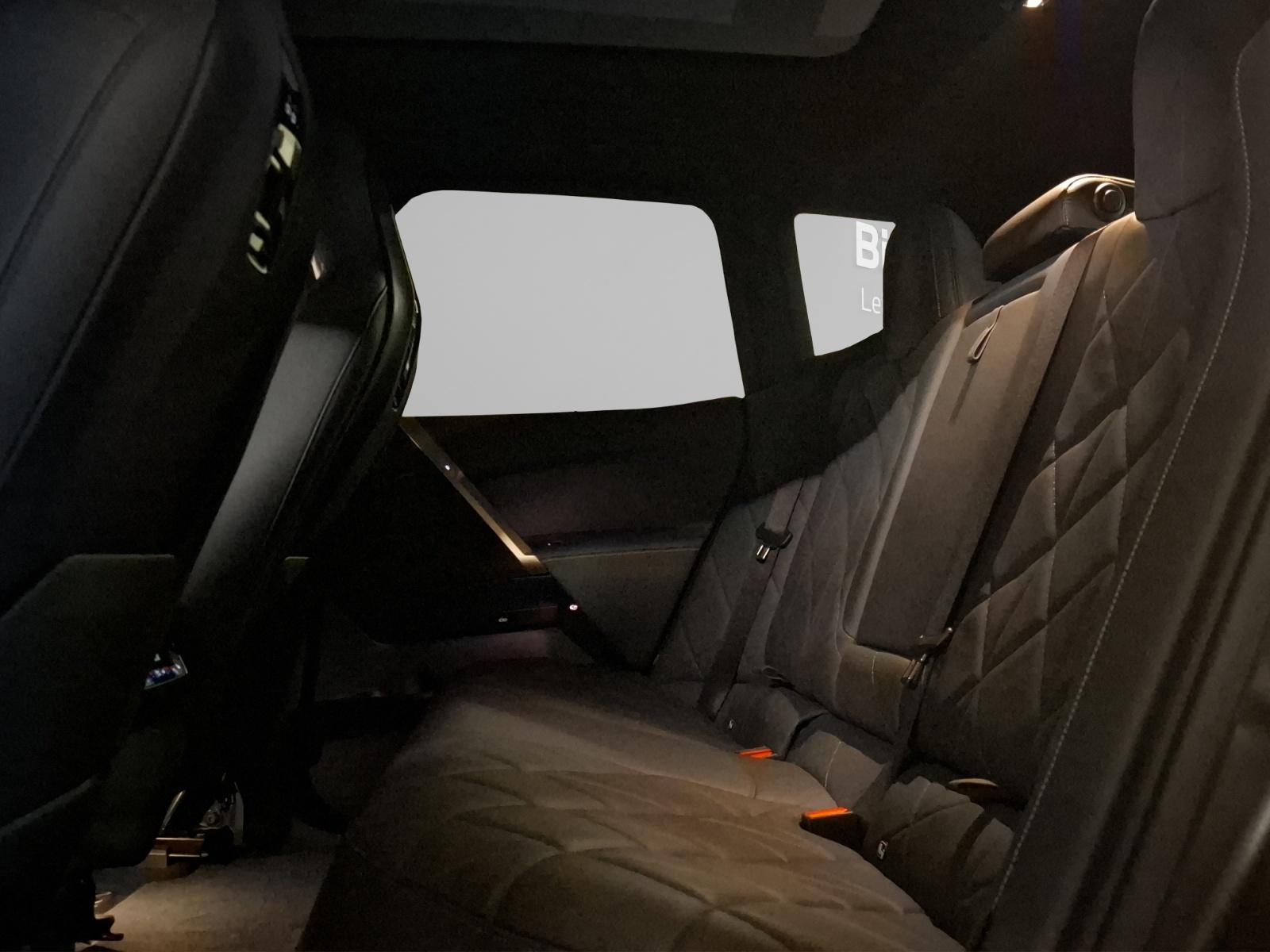 BMW iX xDrive40-image-12
