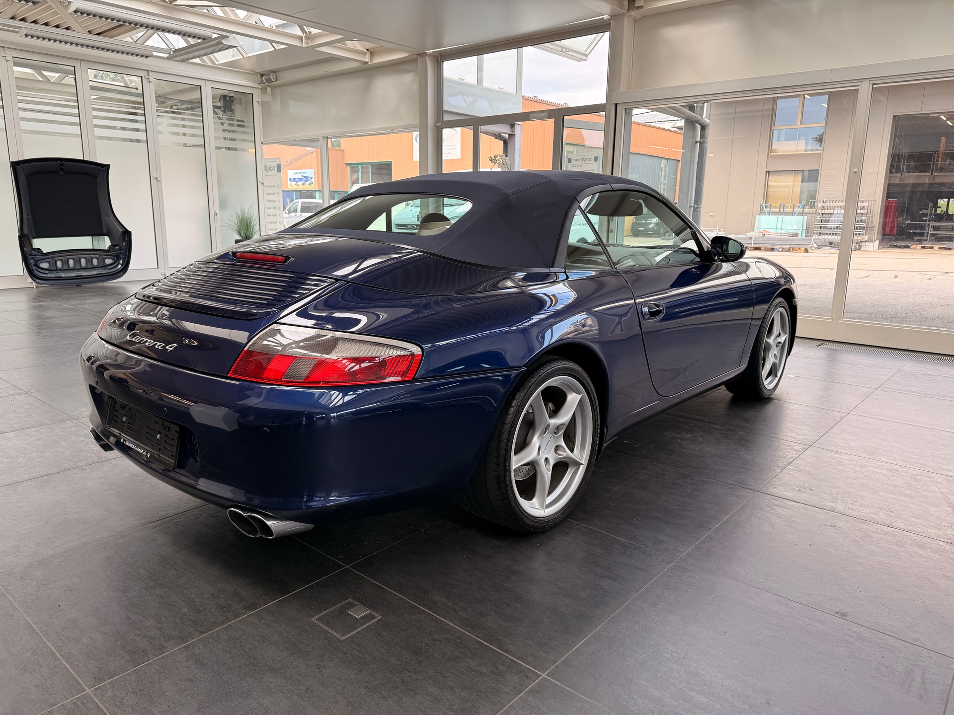 PORSCHE 911 Carrera 4 Cabrio-image-3