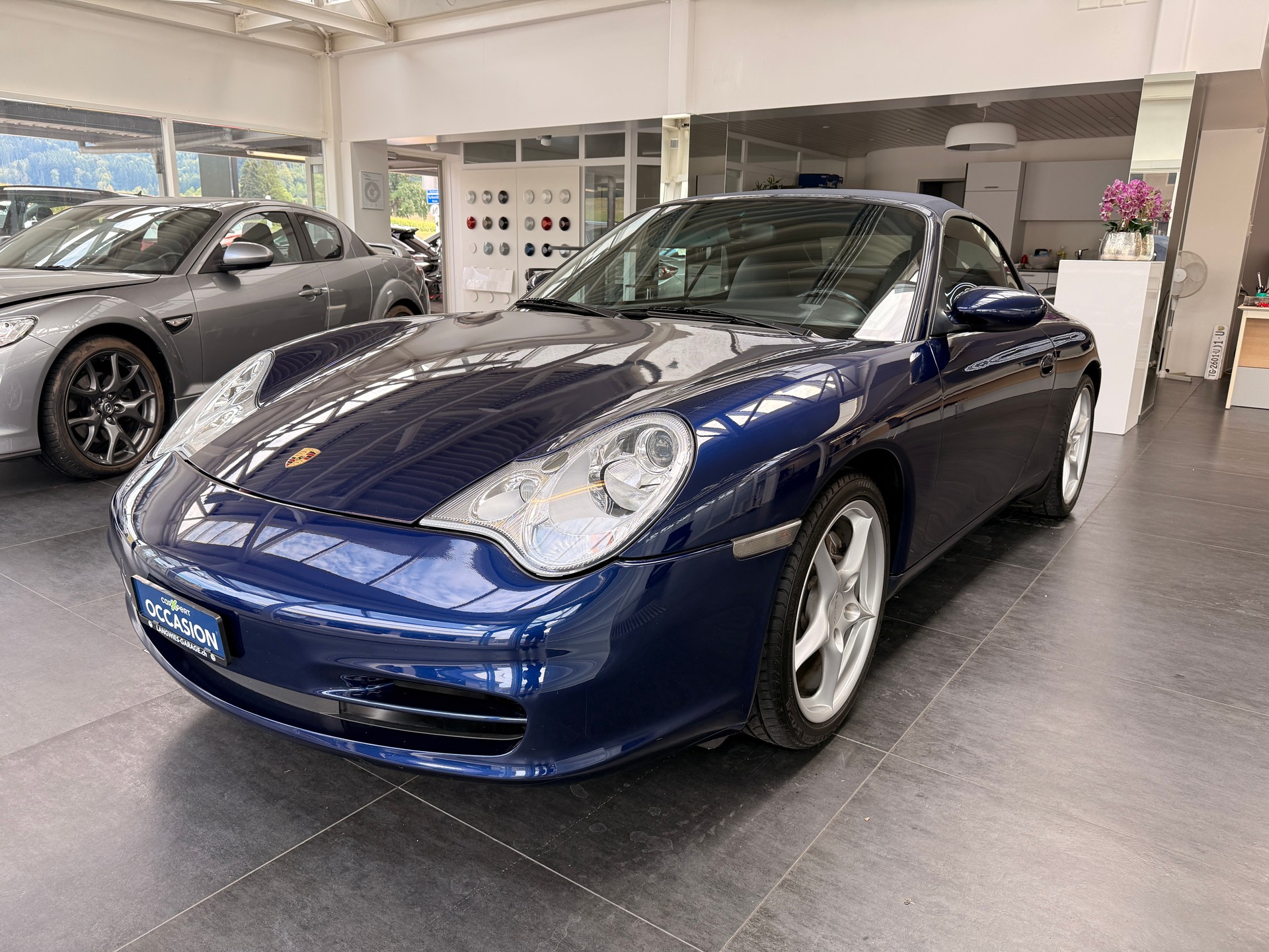 PORSCHE 911 Carrera 4 Cabrio-image-0