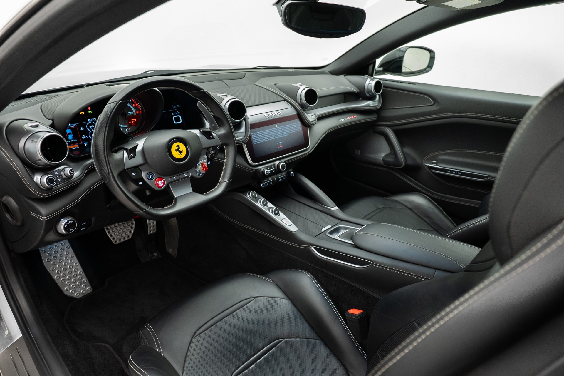 FERRARI GTC 4 Lusso-image-5