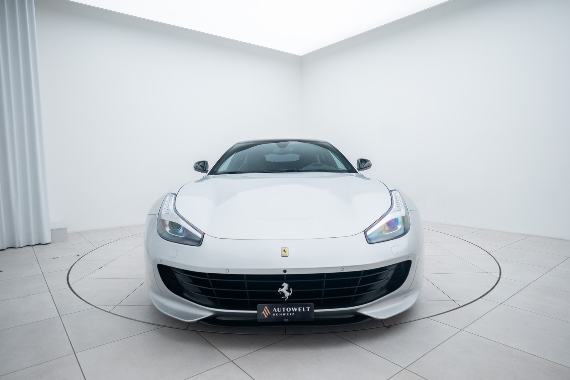FERRARI GTC 4 Lusso-image-4