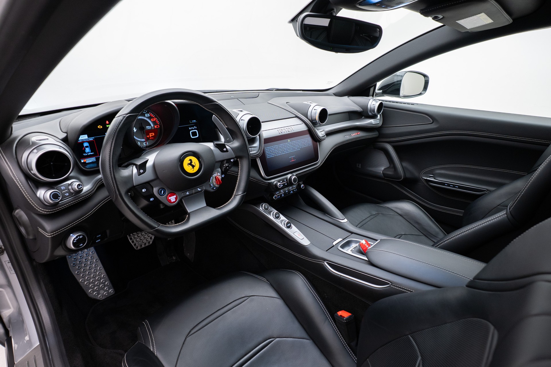 FERRARI GTC 4 Lusso-image-5