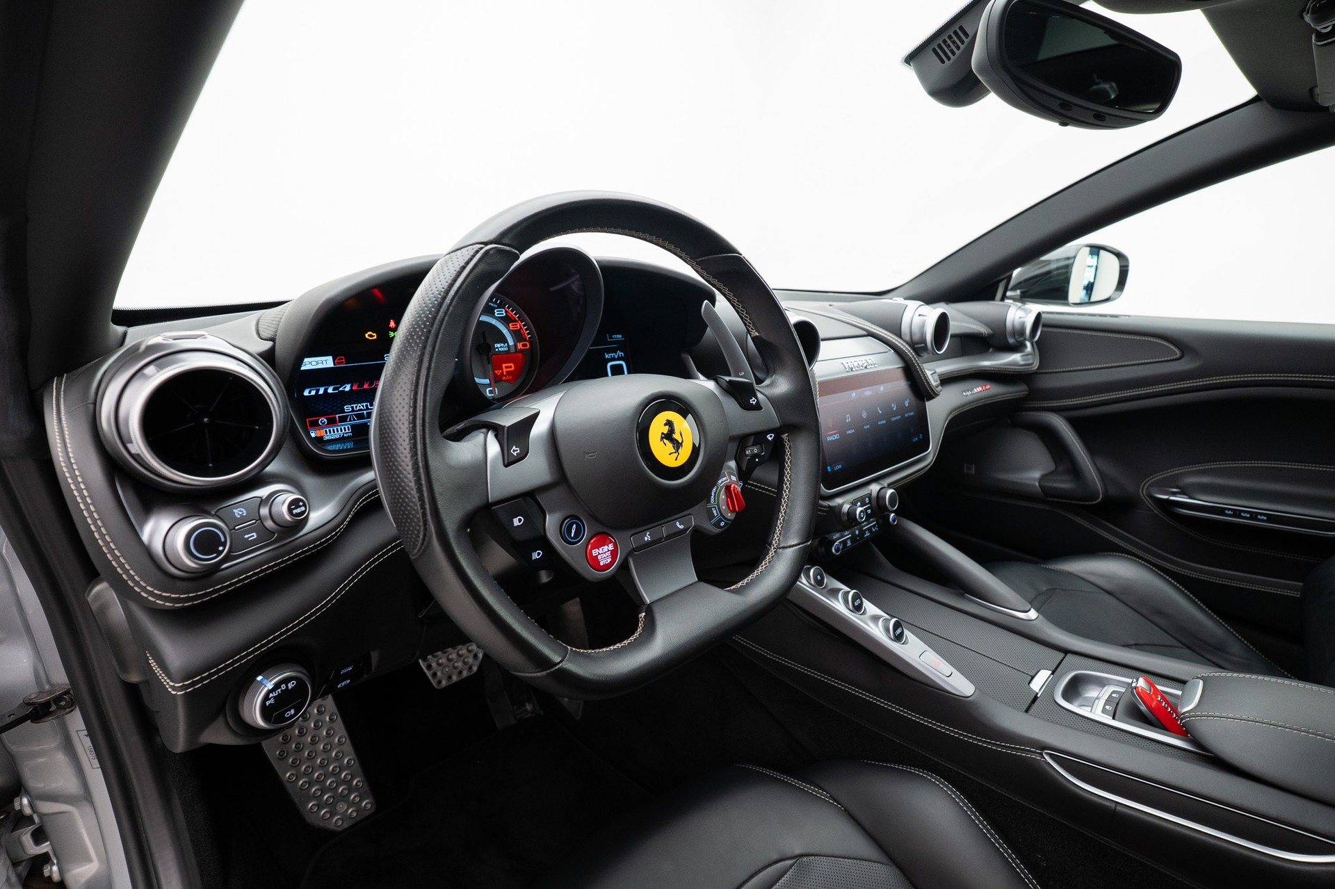 FERRARI GTC 4 Lusso-image-10