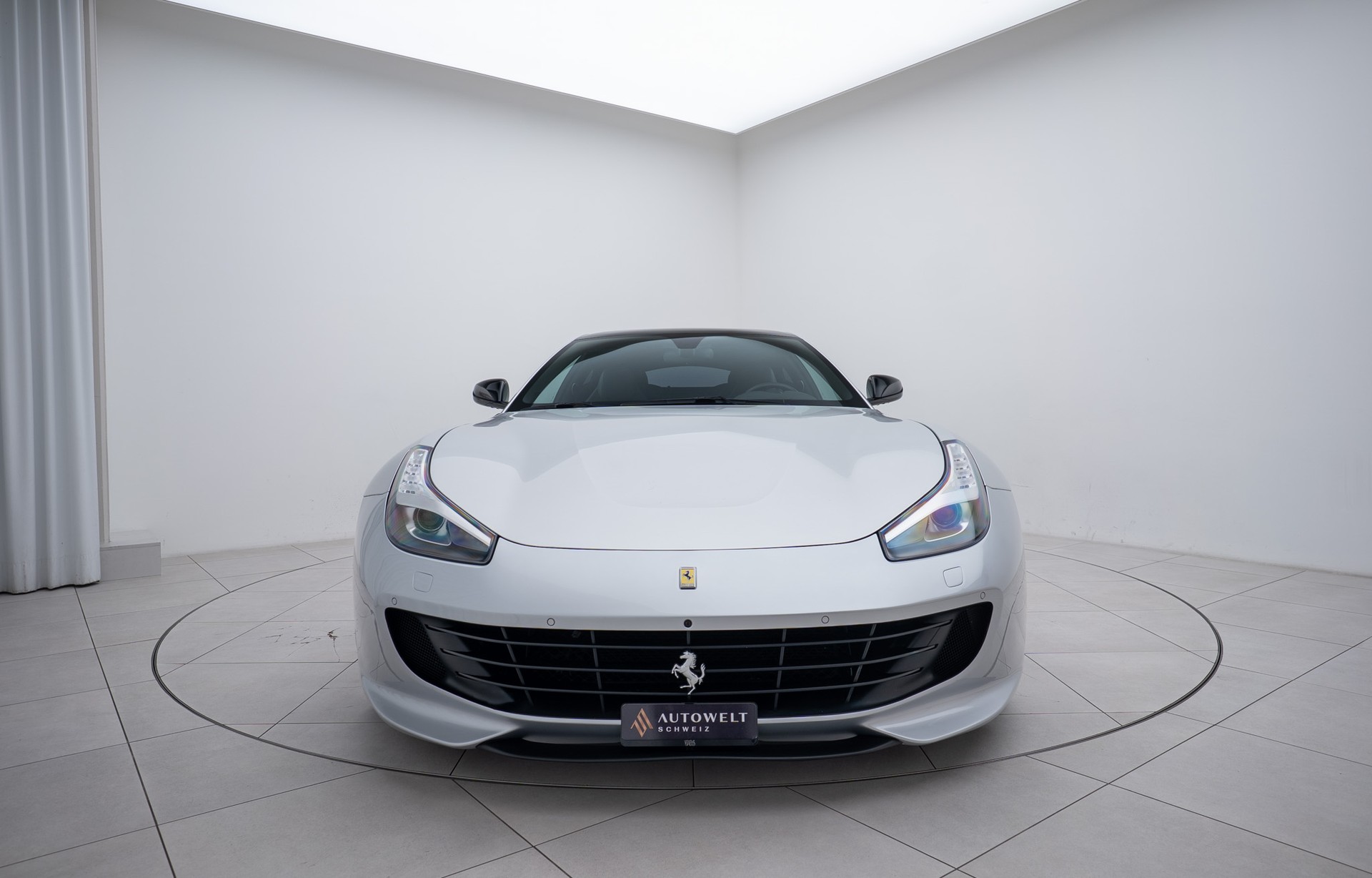 FERRARI GTC 4 Lusso-image-4