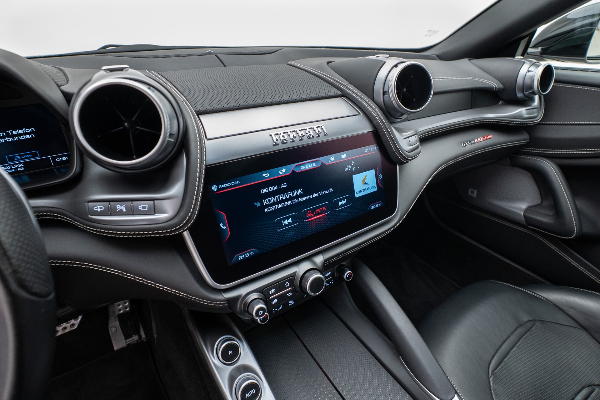 FERRARI GTC 4 Lusso-image-9