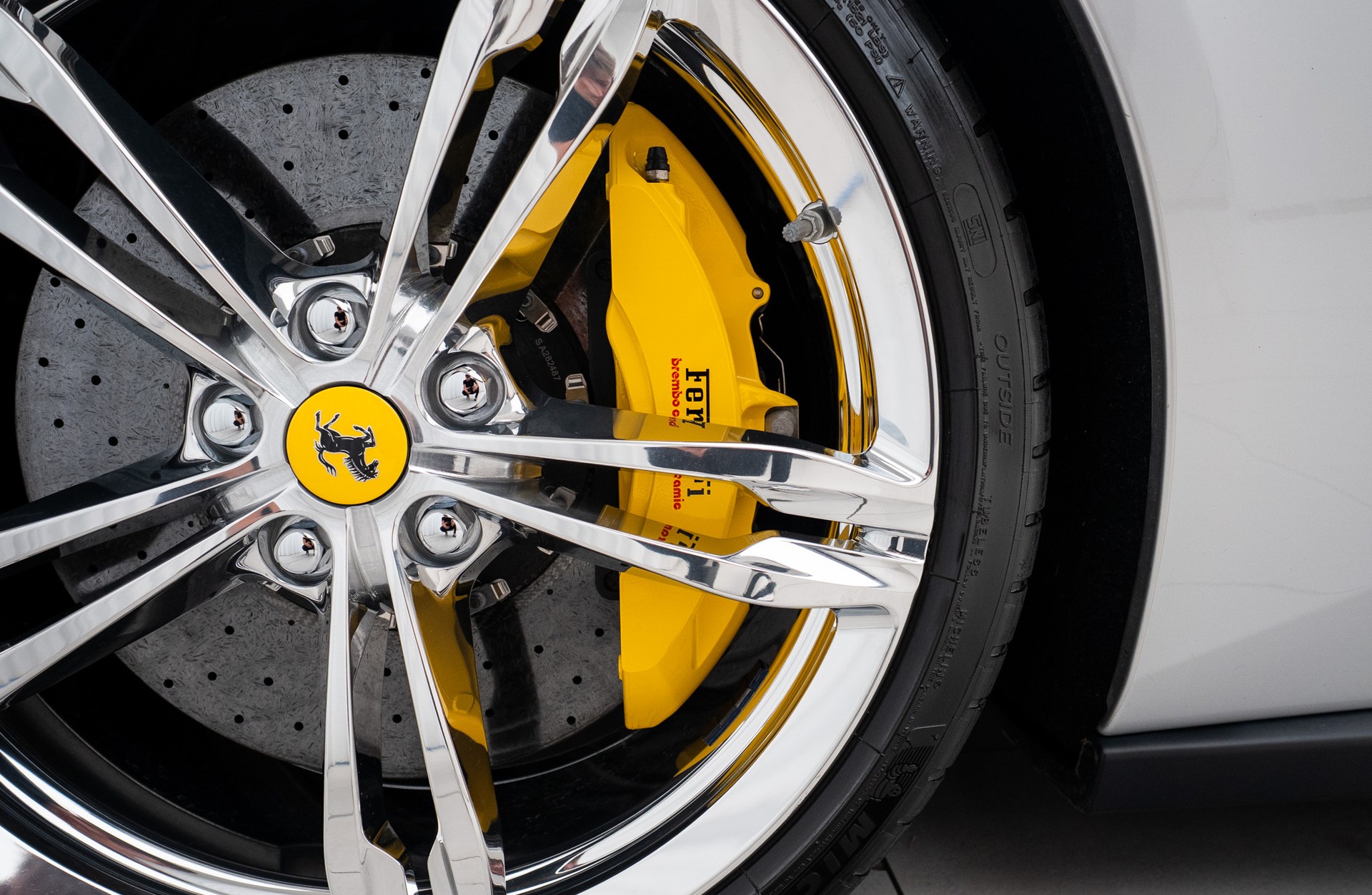 FERRARI GTC 4 Lusso-image-21