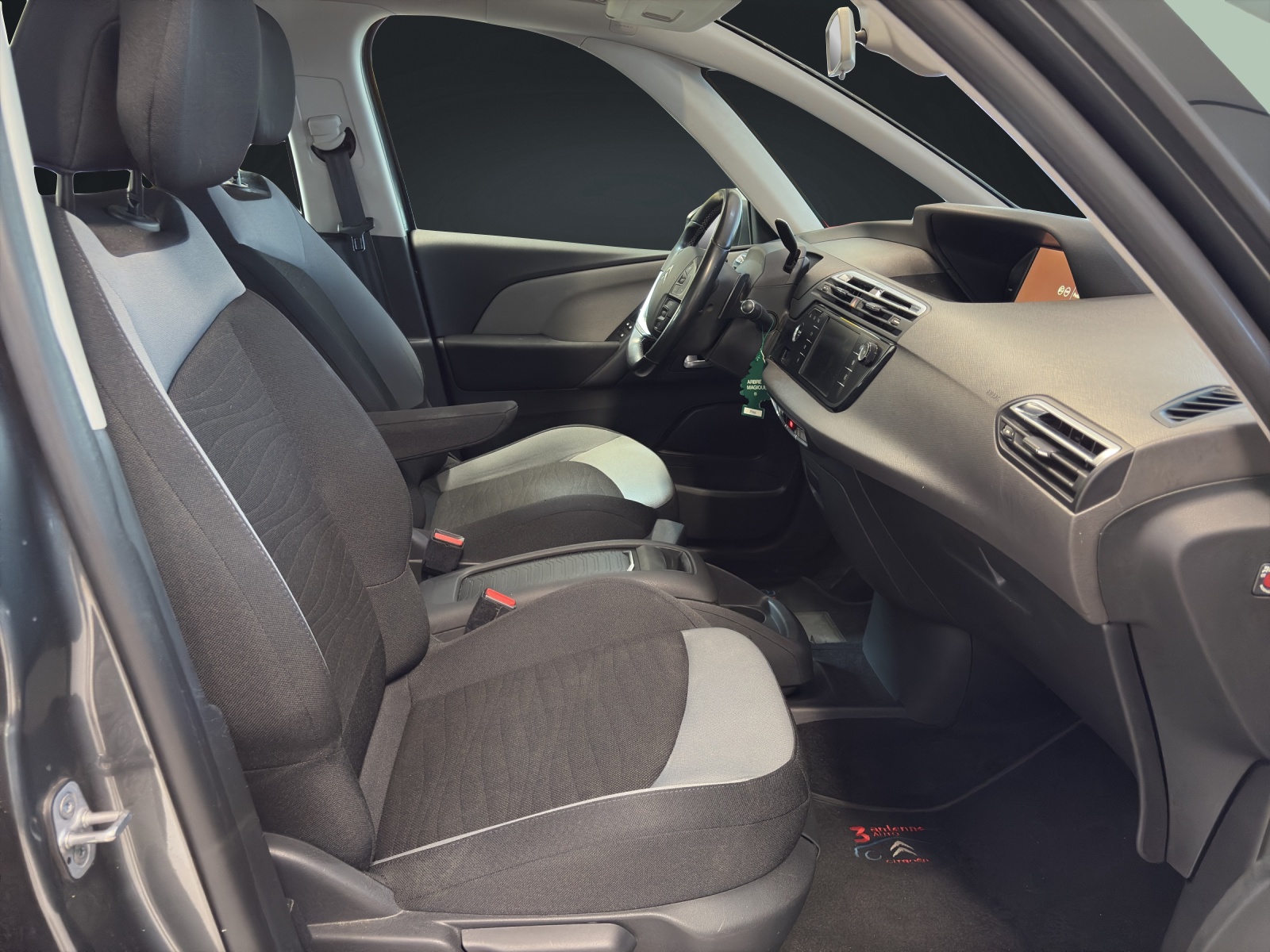 CITROEN C4 Picasso 1.6 e-HDi Exclusive ETG6-image-11