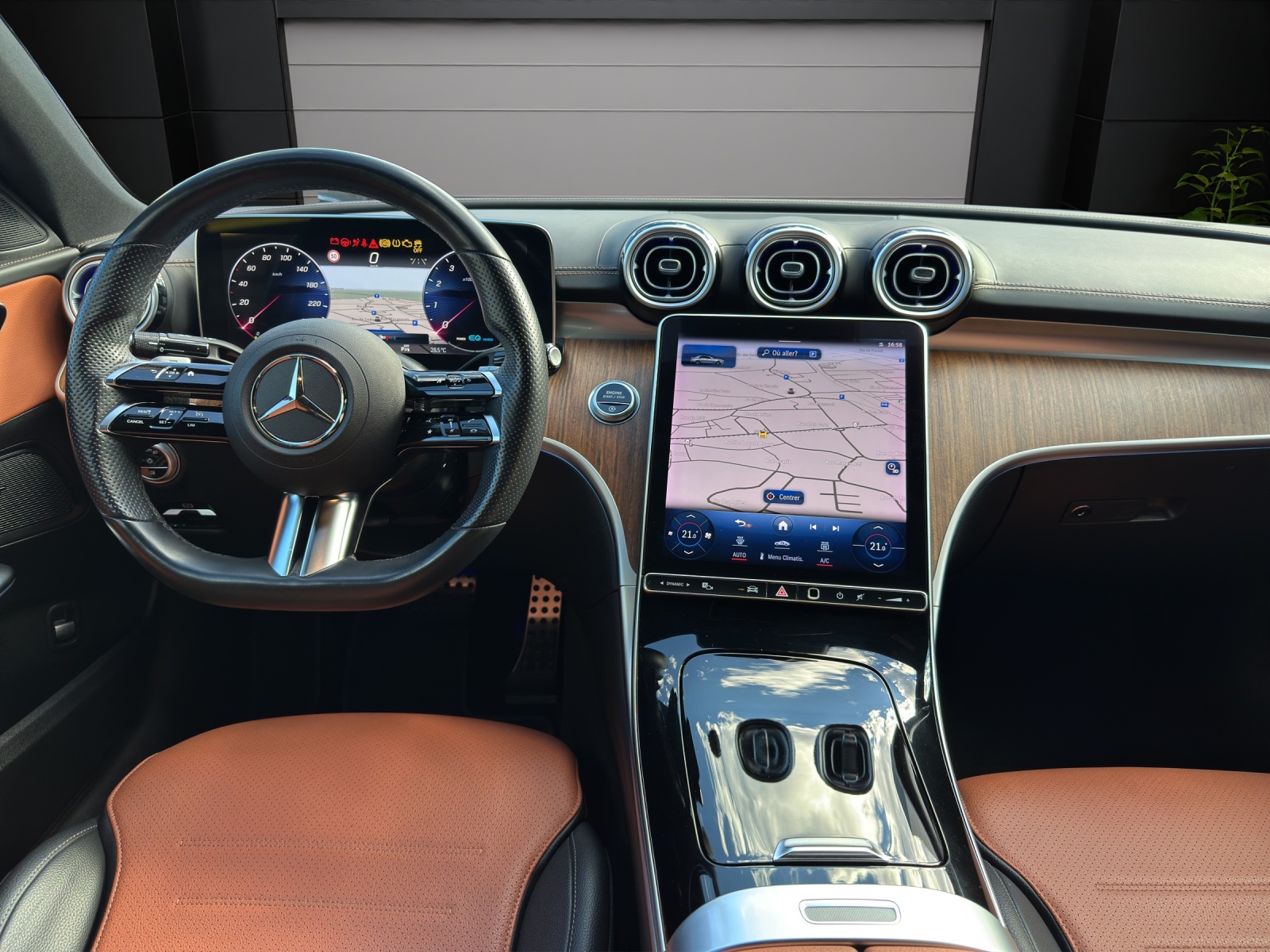 MERCEDES-BENZ C 300 AMG Line-image-7