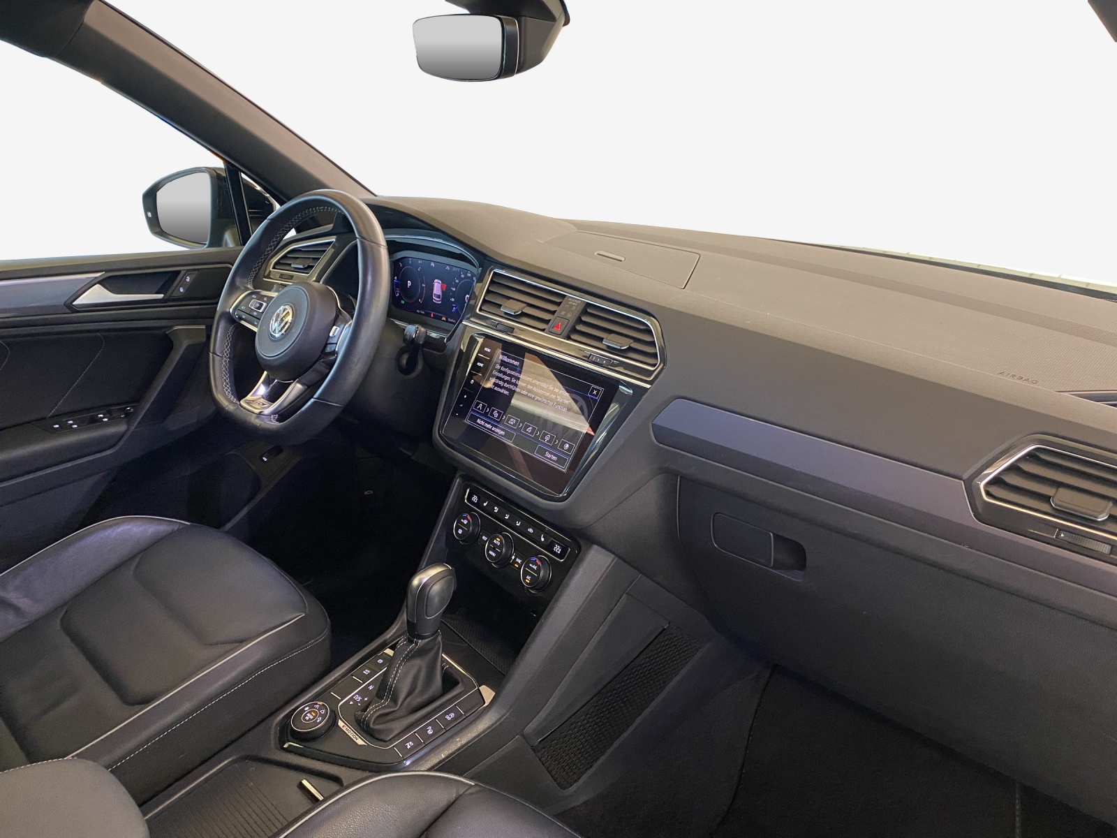 VW Tiguan 2.0 TDI SCR Highline 4Motion DSG-image-13