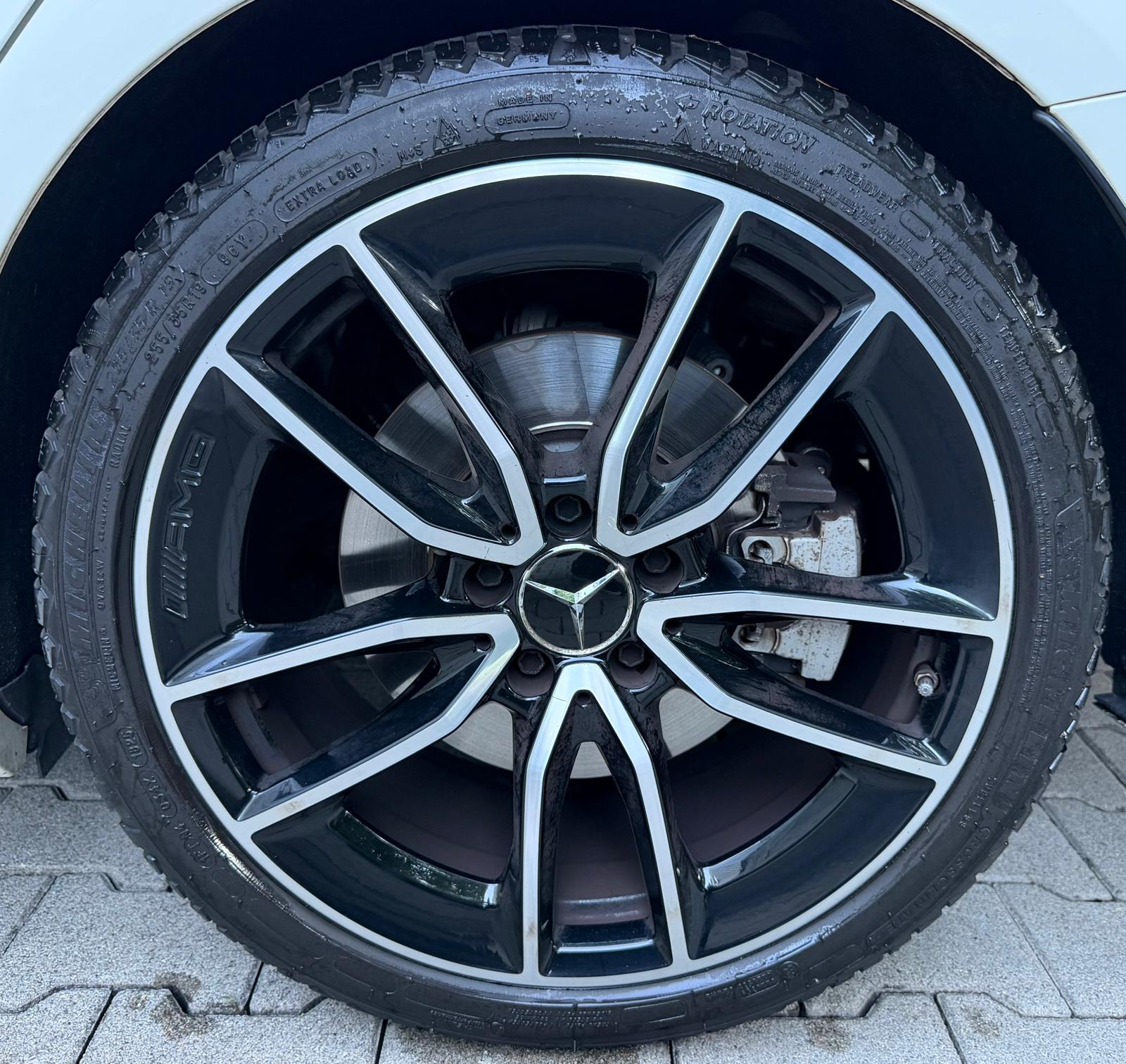 MERCEDES-BENZ C 43 AMG 4Matic 9G-Tronic-image-8