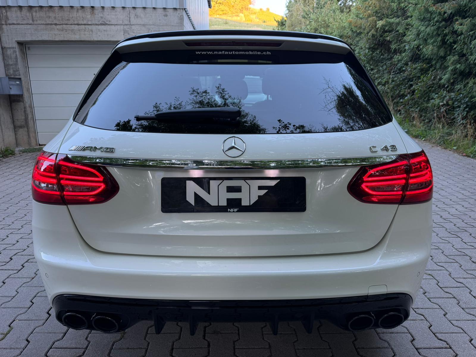 MERCEDES-BENZ C 43 AMG 4Matic 9G-Tronic-showroom-element-3