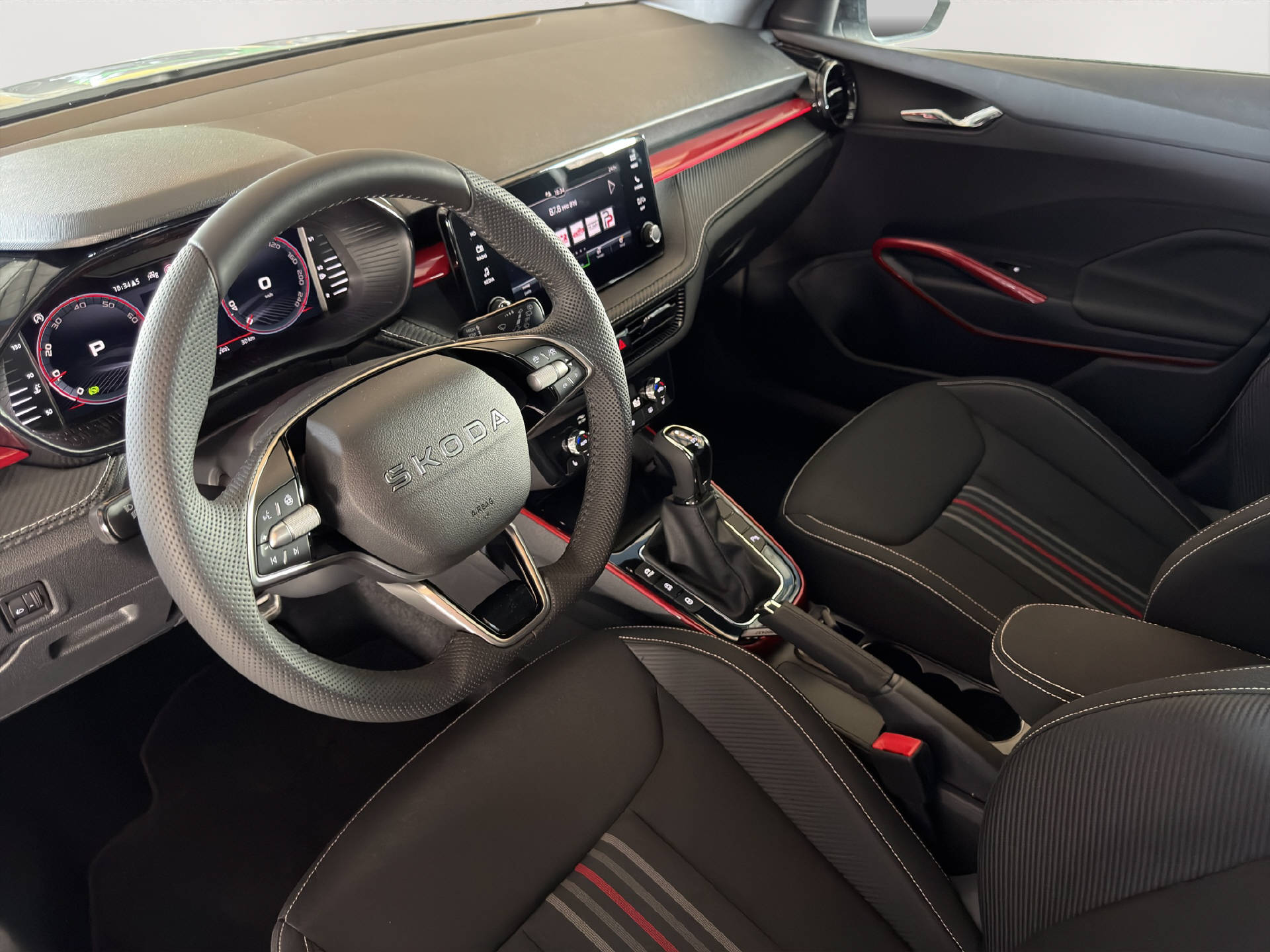 SKODA Fabia 1.5 TSI Monte Carlo DSG-image-11