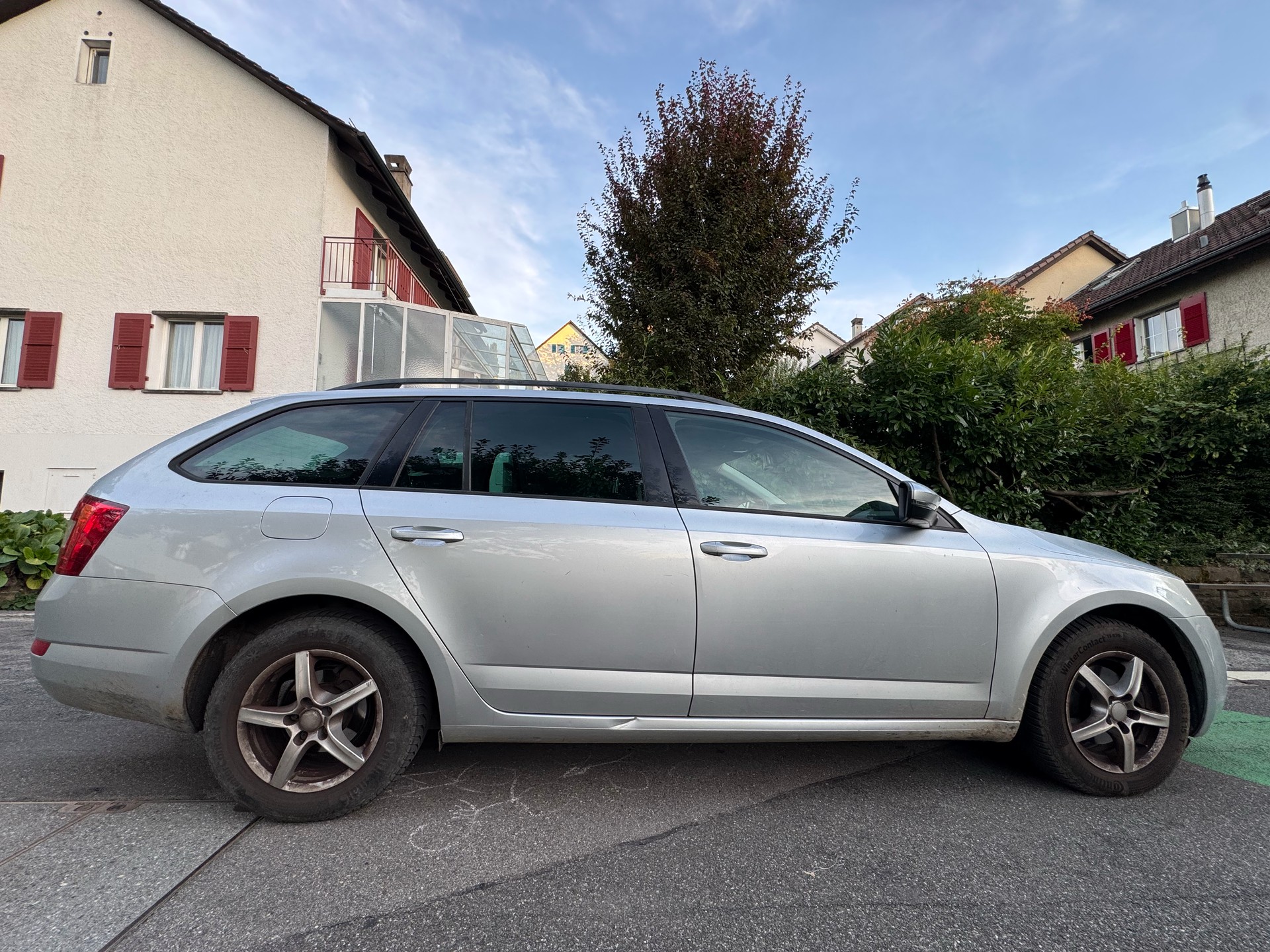 SKODA 1.6 TDI 110 Ambition DSG-image-1