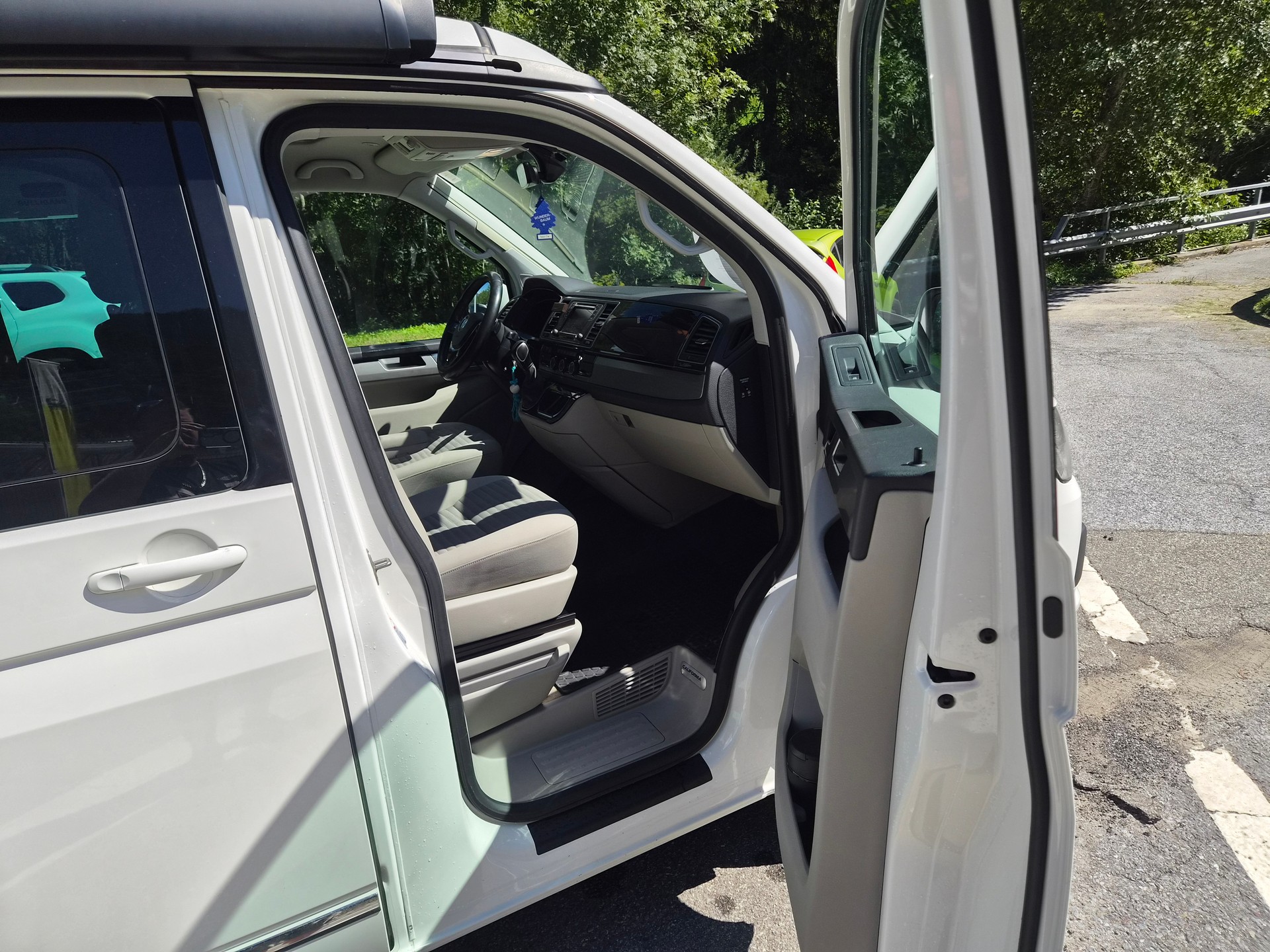 VW T6 Multivan 2.0 TDI California Beach 4Motion DSG-image-5