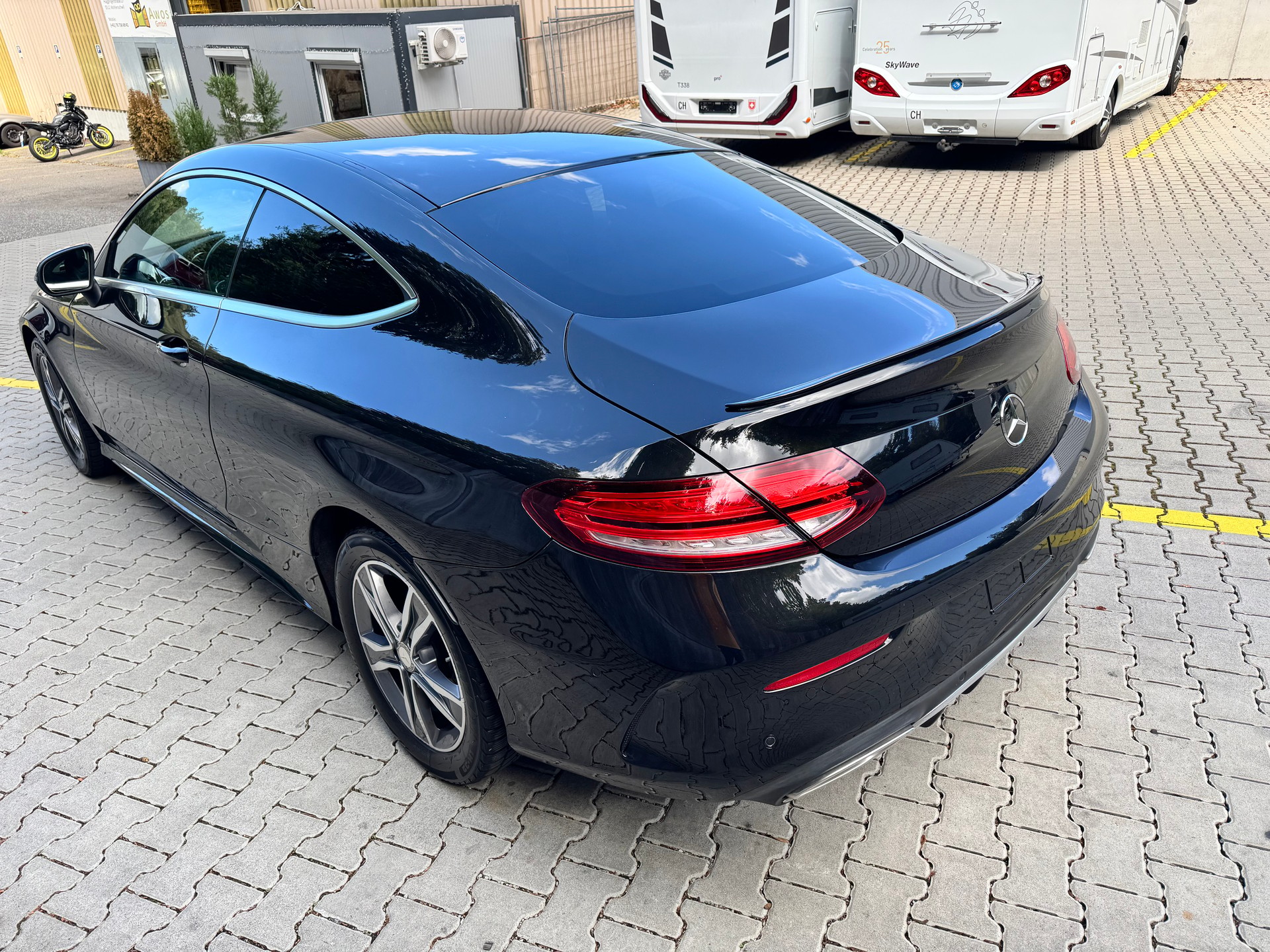 MERCEDES-BENZ C 180 AMG Line Coupé 9G-Tronic-image-4