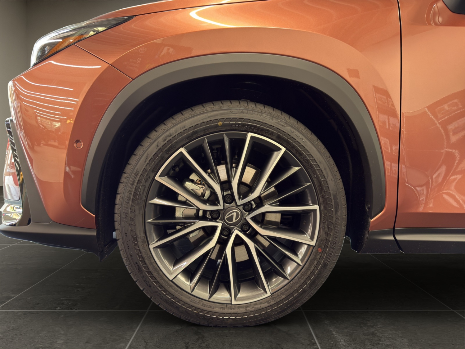 LEXUS NX 450h+ Excellence-image-18